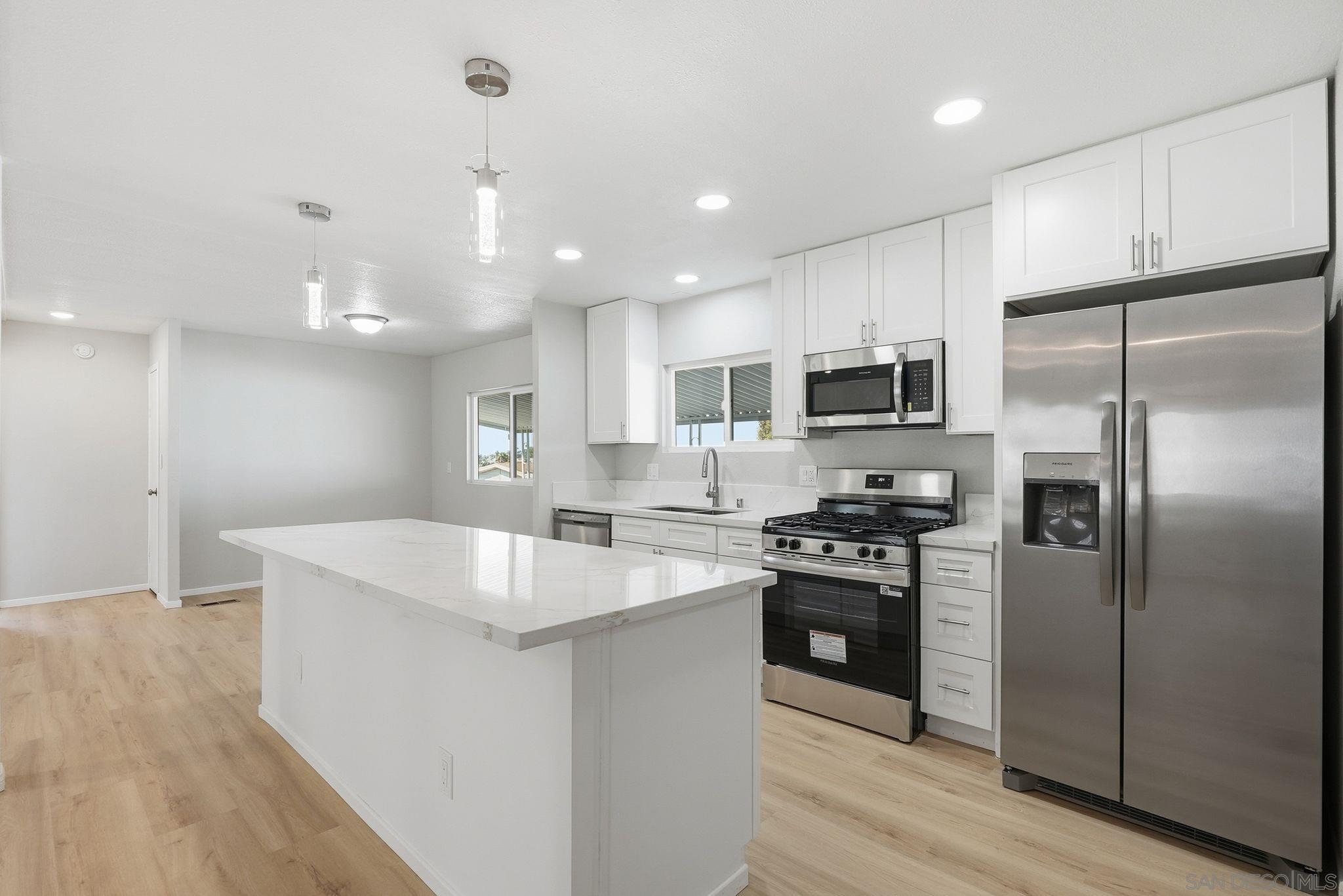 Front Image Thumbnail for SD260006961