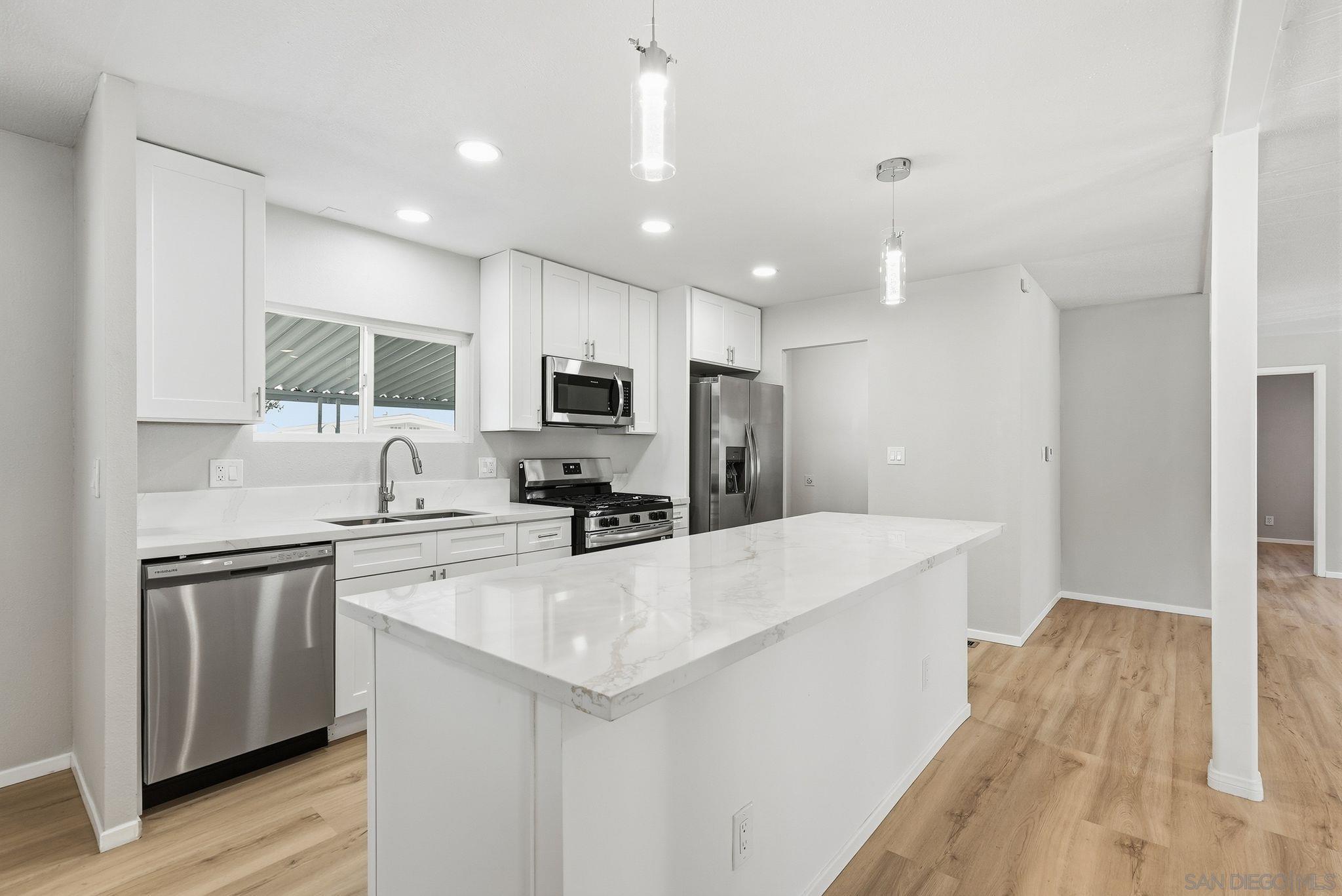 Detail Gallery Image 11 of 27 For 3340  Del Sol Blvd  #102,  San Diego,  CA 92154 - 3 Beds | 2 Baths