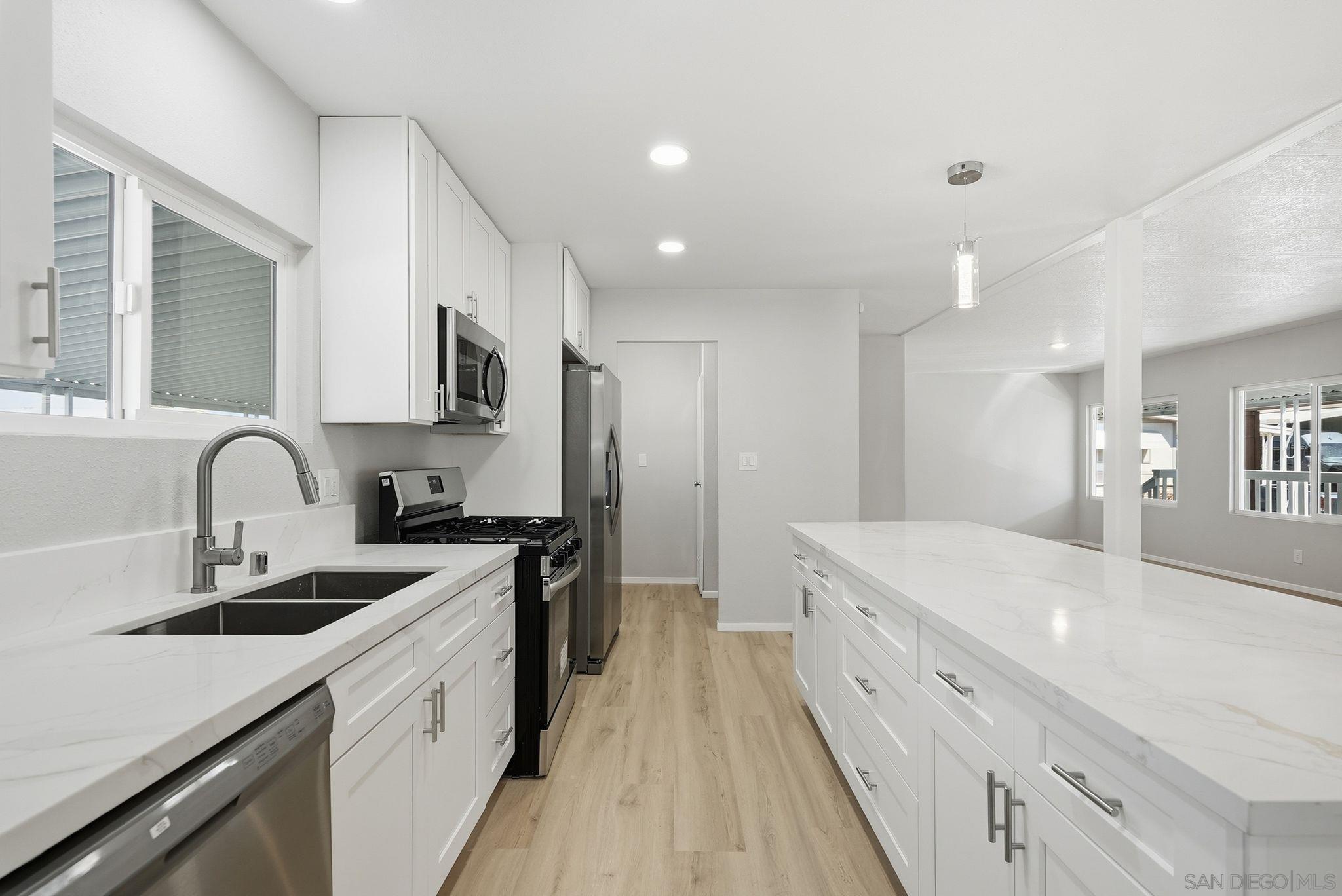 Detail Gallery Image 13 of 27 For 3340  Del Sol Blvd  #102,  San Diego,  CA 92154 - 3 Beds | 2 Baths