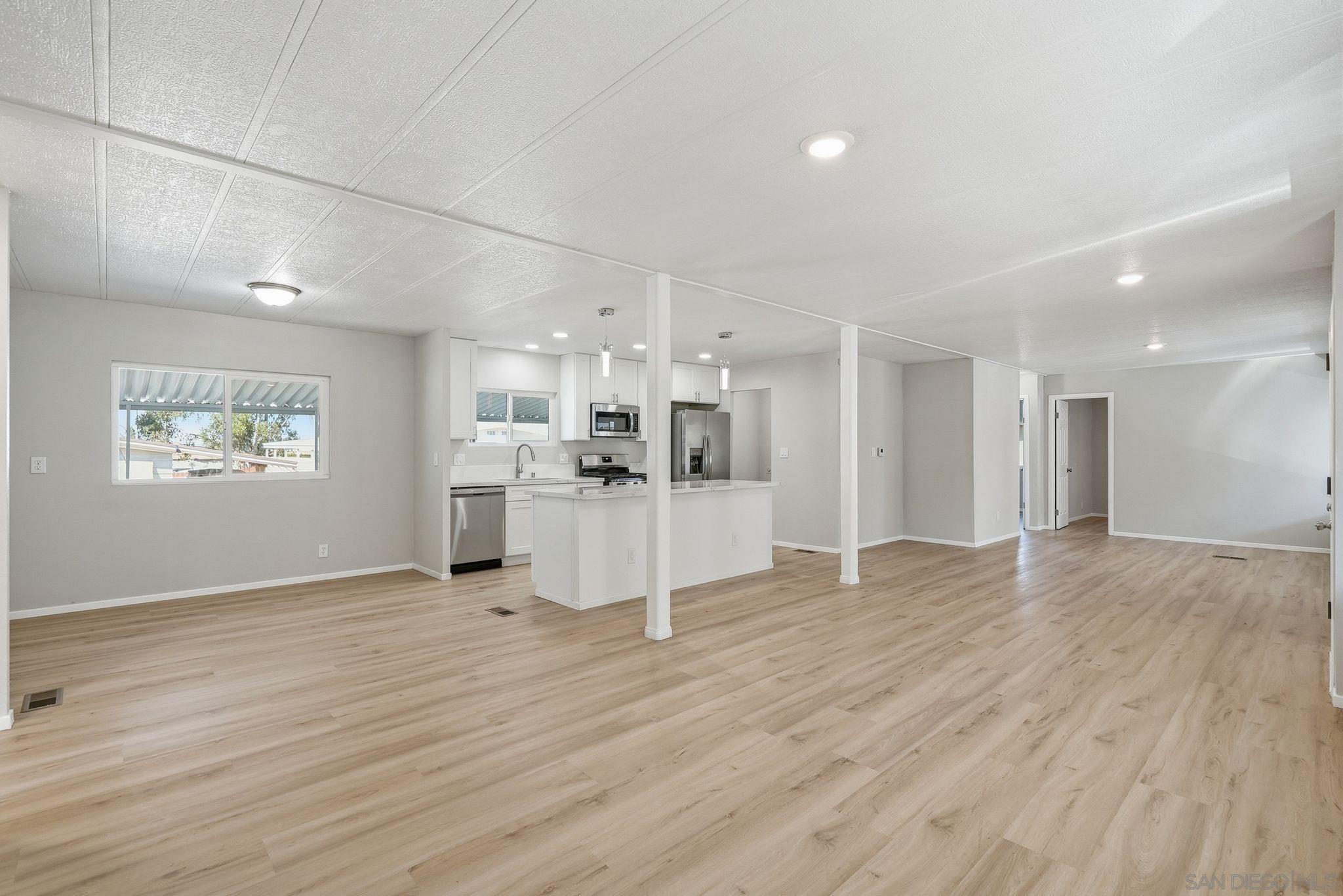 Detail Gallery Image 8 of 27 For 3340  Del Sol Blvd  #102,  San Diego,  CA 92154 - 3 Beds | 2 Baths