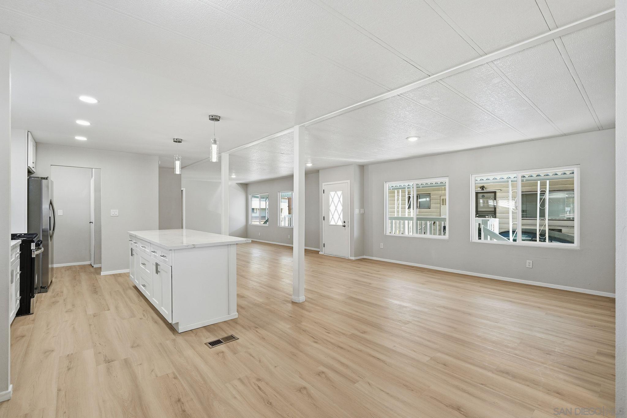 Detail Gallery Image 9 of 27 For 3340  Del Sol Blvd  #102,  San Diego,  CA 92154 - 3 Beds | 2 Baths