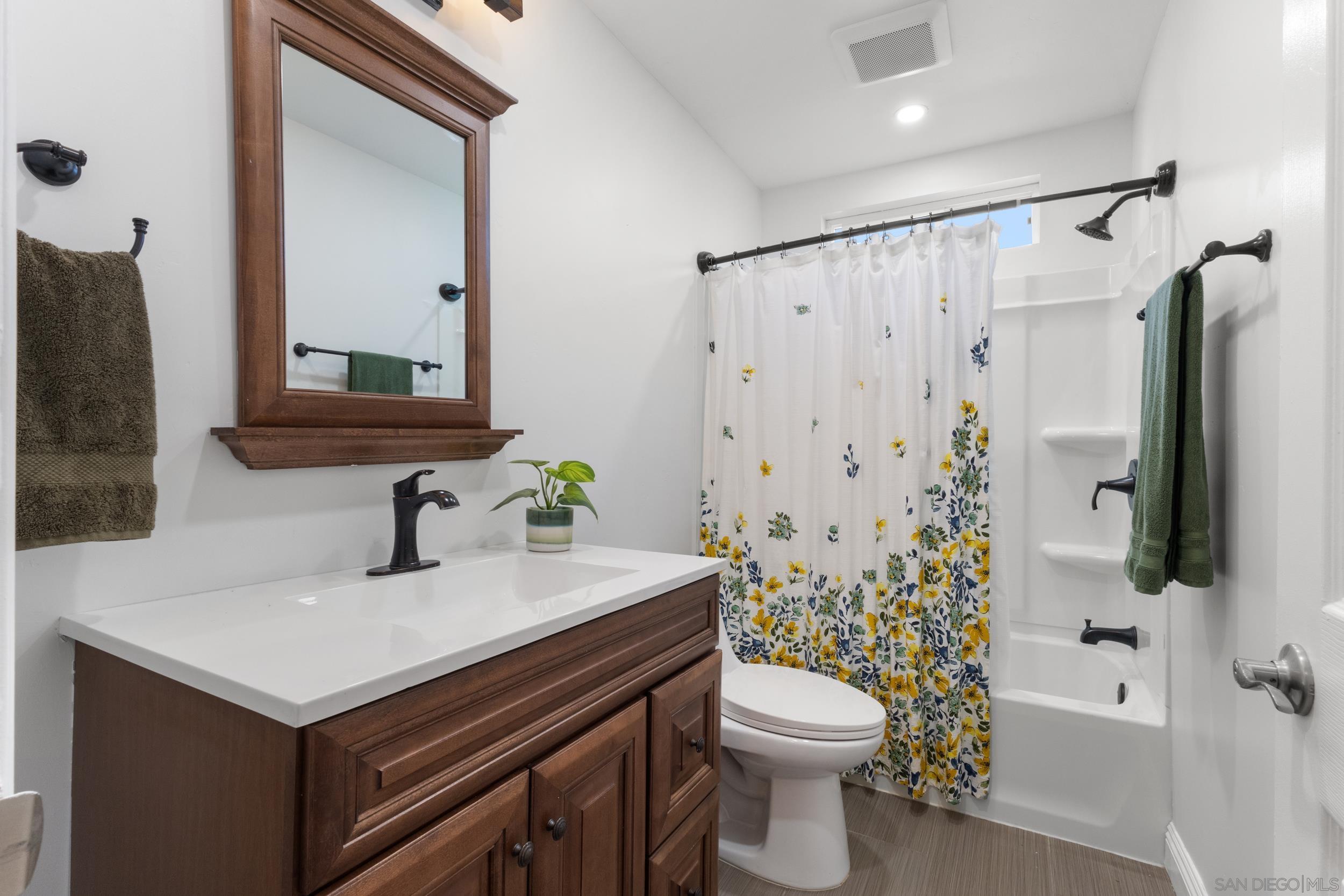 Detail Gallery Image 20 of 53 For 761  Rocking Horse Rd, Vista,  CA 92081 - 3 Beds | 2 Baths
