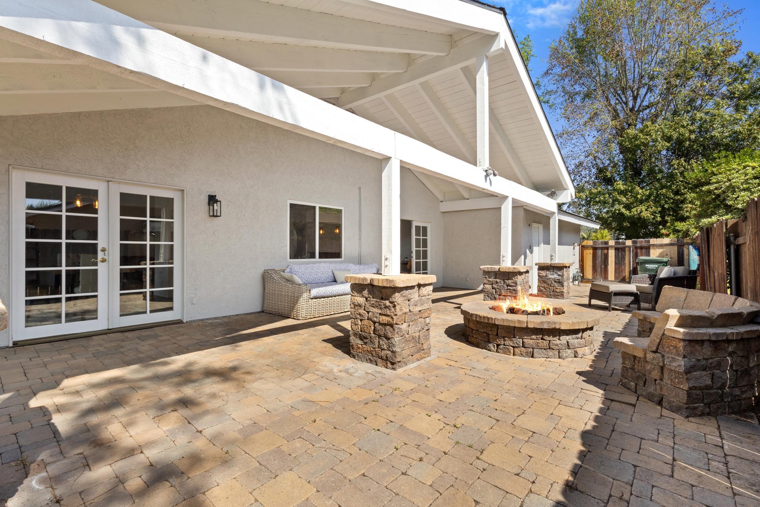 Detail Gallery Image 3 of 53 For 761  Rocking Horse Rd, Vista,  CA 92081 - 3 Beds | 2 Baths