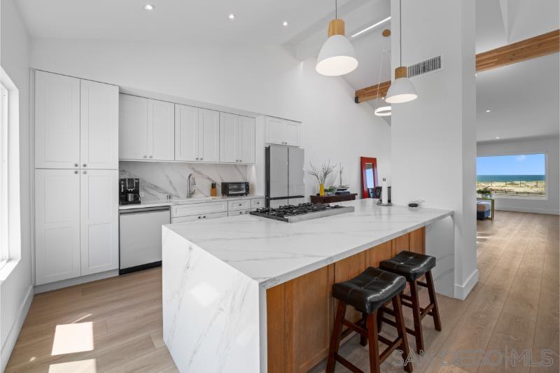 Detail Gallery Image 3 of 30 For 92  Trinidad Bend, Coronado,  CA 92118 - 4 Beds | 3 Baths