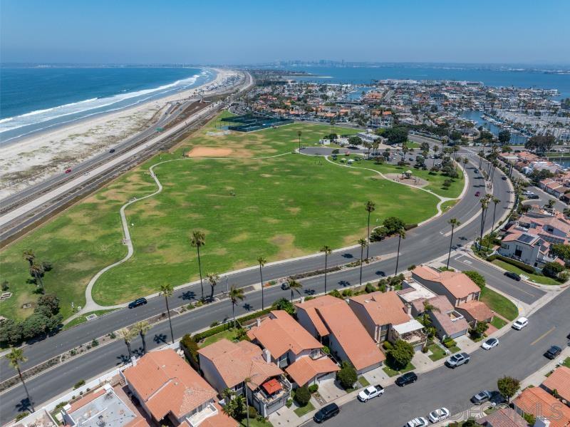 Detail Gallery Image 27 of 30 For 92  Trinidad Bend, Coronado,  CA 92118 - 4 Beds | 3 Baths