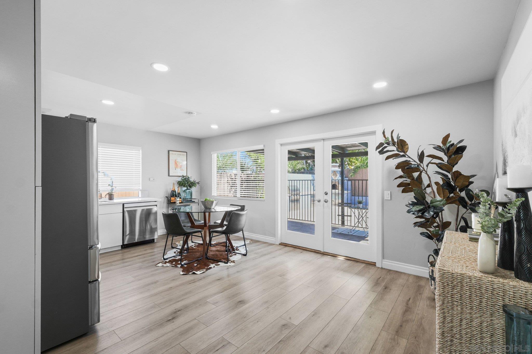 Detail Gallery Image 11 of 43 For 11153  Acaso, San Diego,  CA 92126 - 4 Beds | 3 Baths