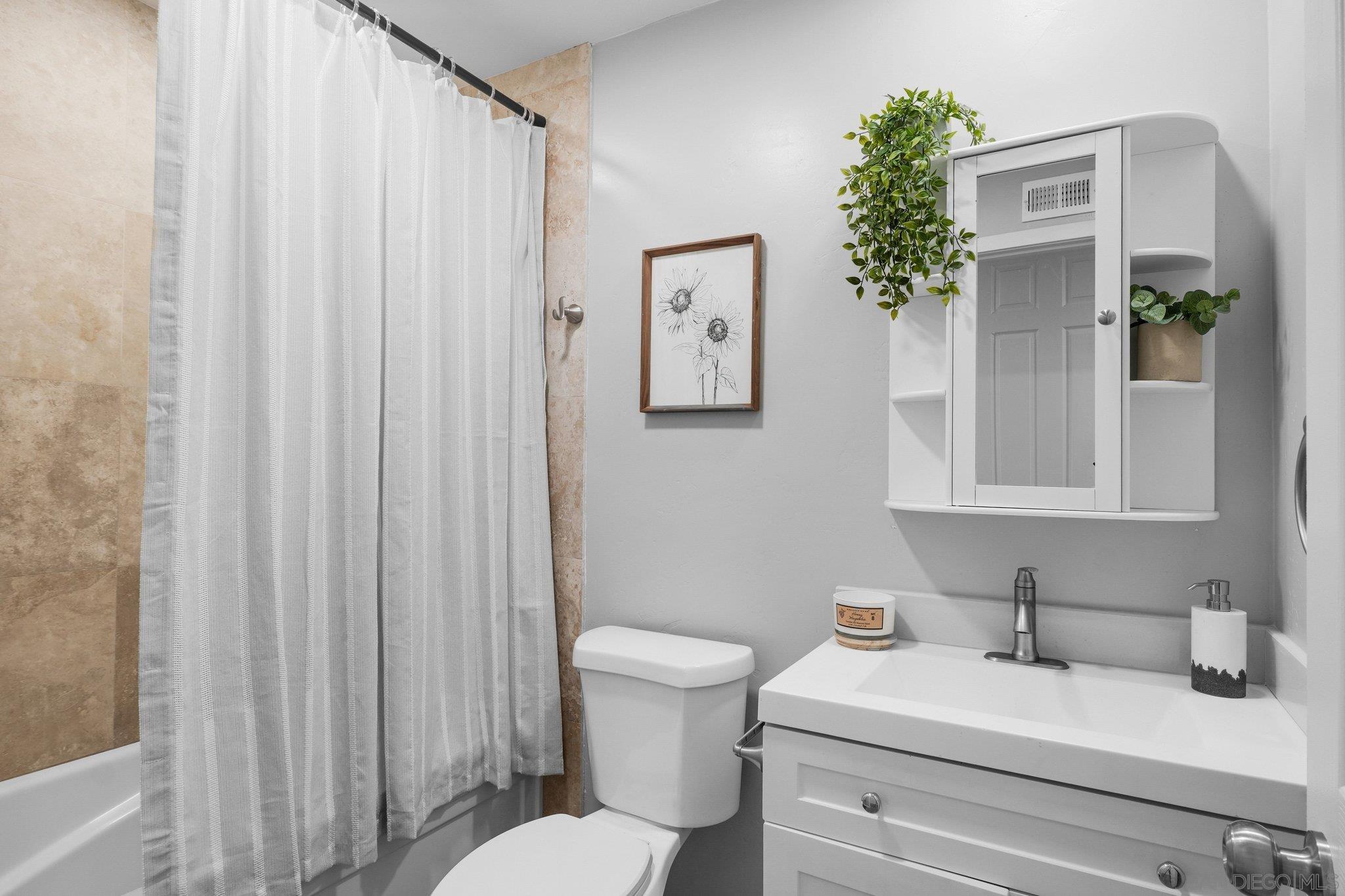 Detail Gallery Image 13 of 43 For 11153  Acaso, San Diego,  CA 92126 - 4 Beds | 3 Baths