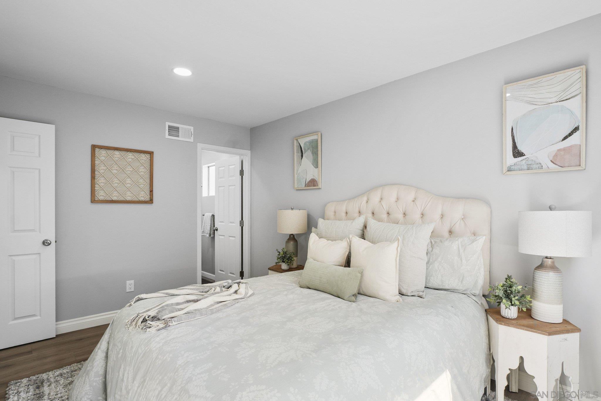 Detail Gallery Image 14 of 43 For 11153  Acaso, San Diego,  CA 92126 - 4 Beds | 3 Baths