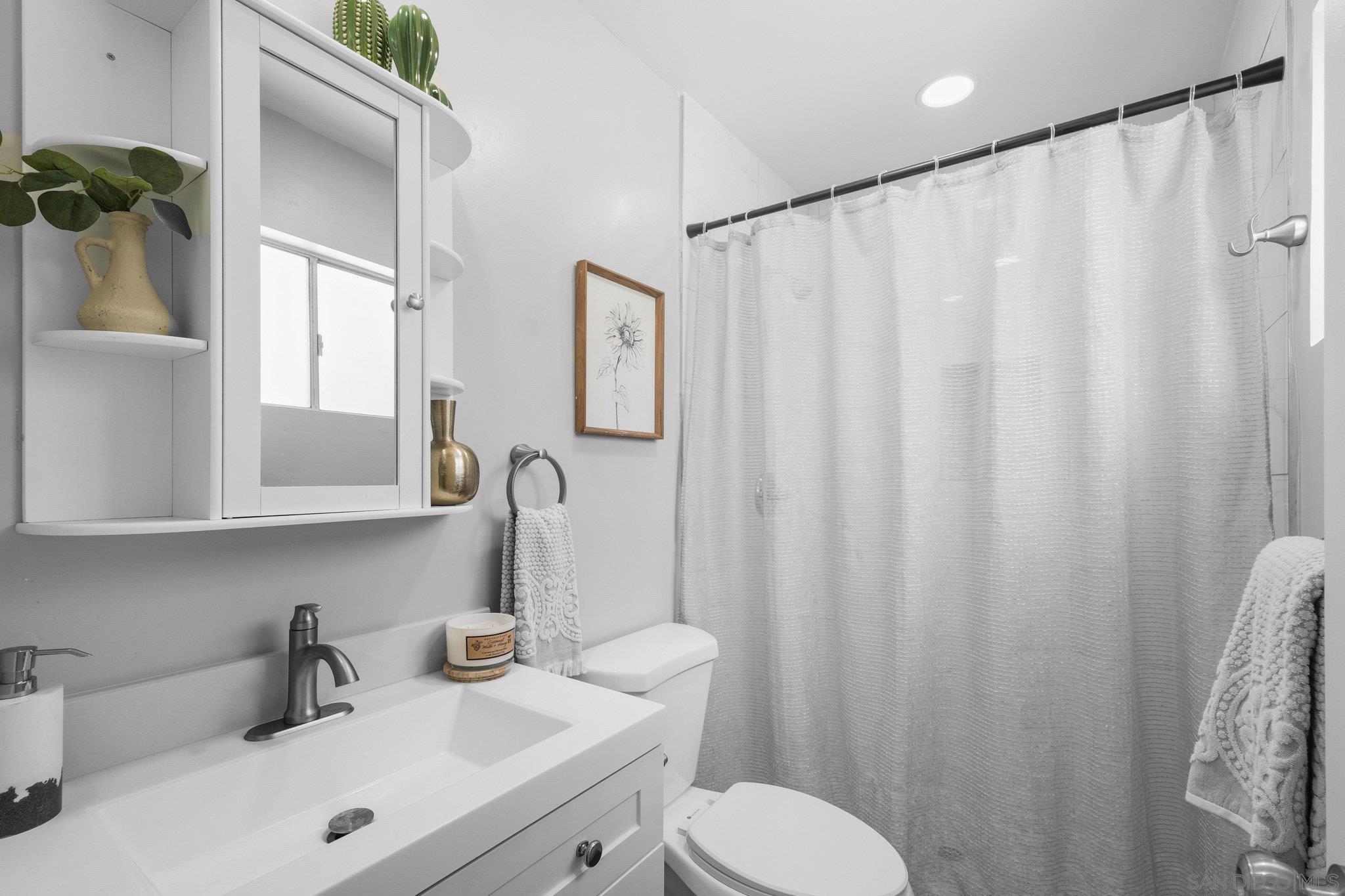 Detail Gallery Image 17 of 43 For 11153  Acaso, San Diego,  CA 92126 - 4 Beds | 3 Baths