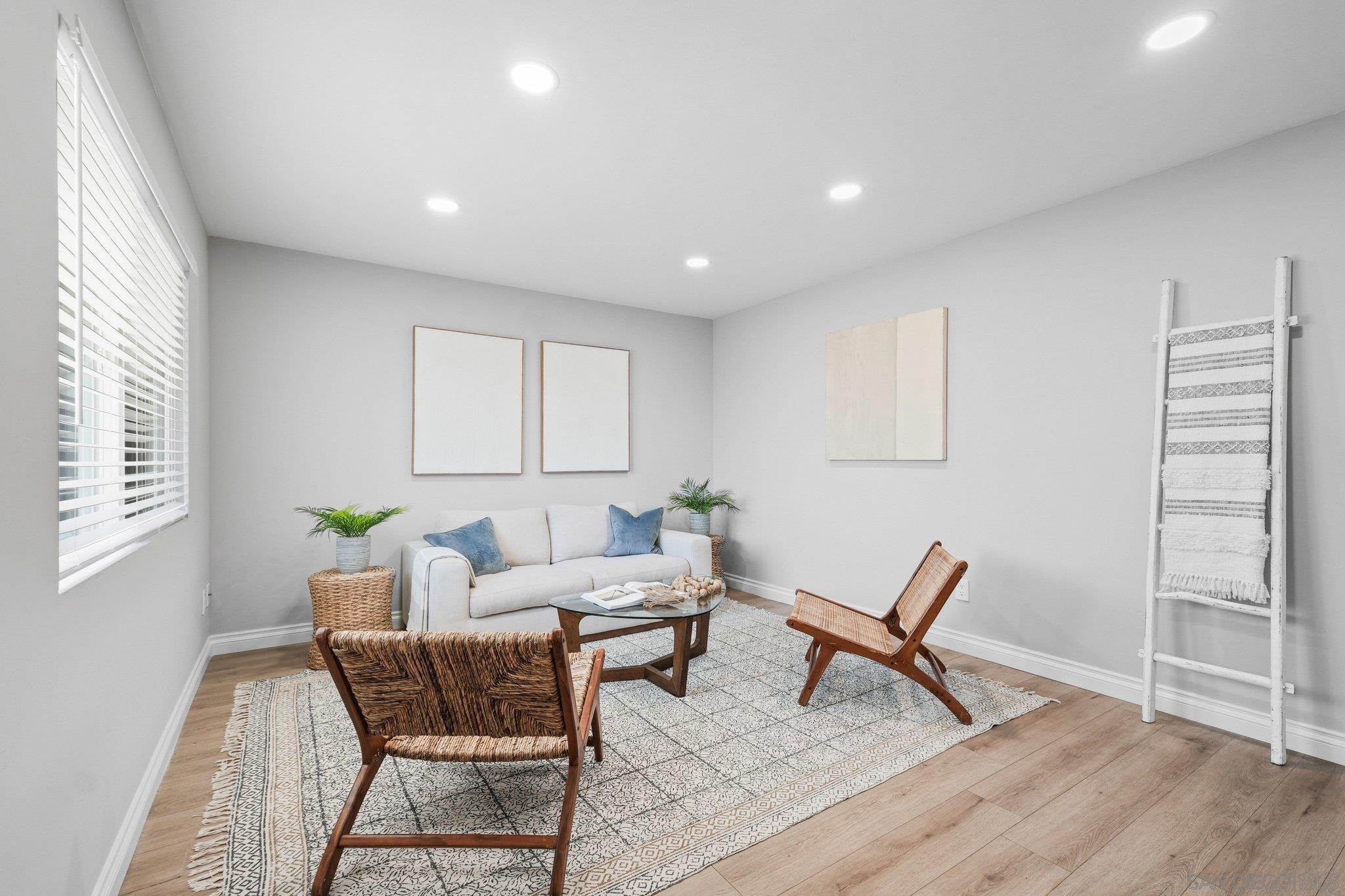 Detail Gallery Image 4 of 43 For 11153  Acaso, San Diego,  CA 92126 - 4 Beds | 3 Baths