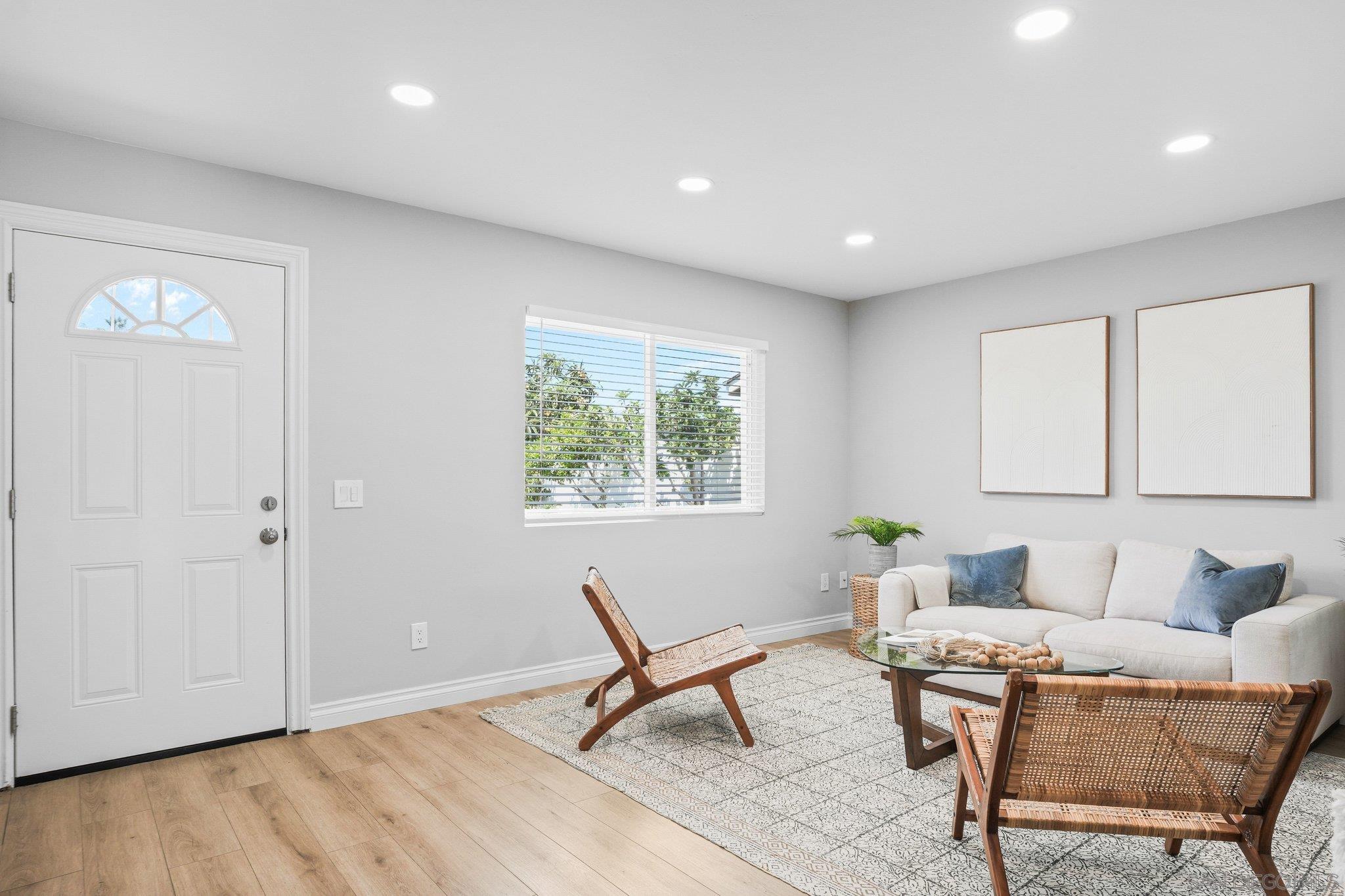 Detail Gallery Image 6 of 43 For 11153  Acaso, San Diego,  CA 92126 - 4 Beds | 3 Baths