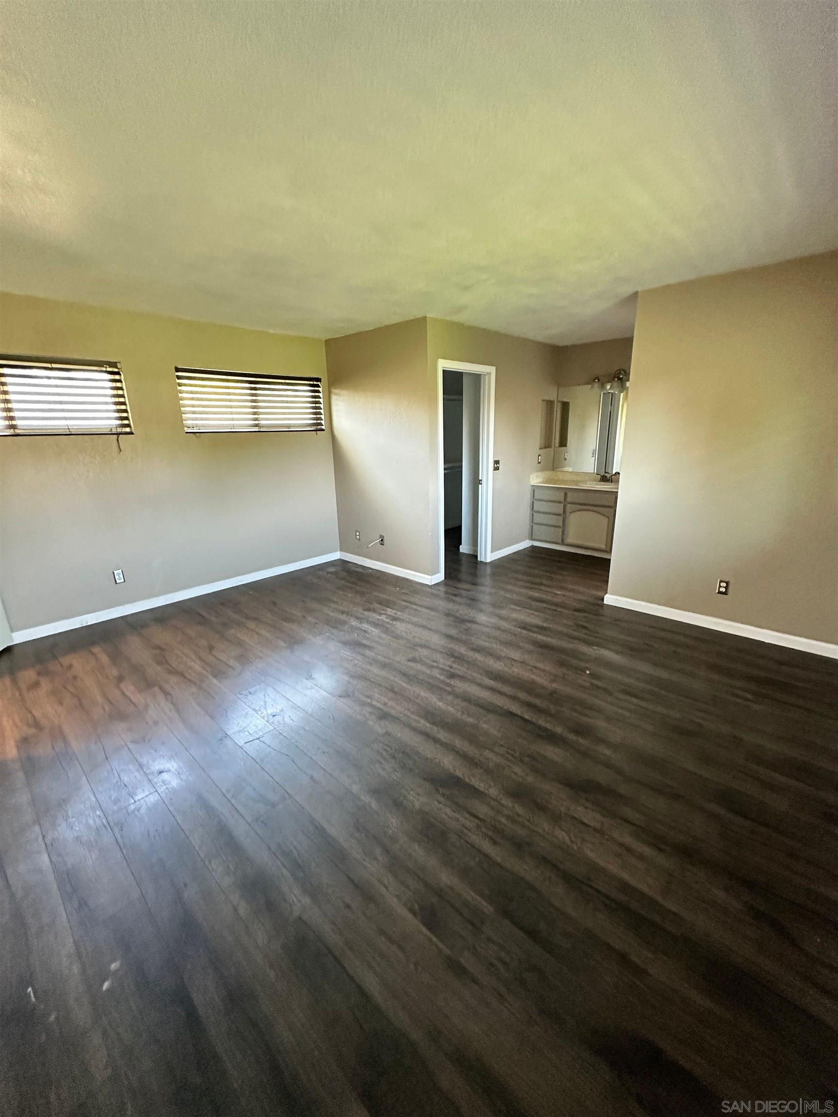 Detail Gallery Image 10 of 16 For 2275  Peppermint Ln, Lemon Grove,  CA 91945 - 3 Beds | 2/1 Baths