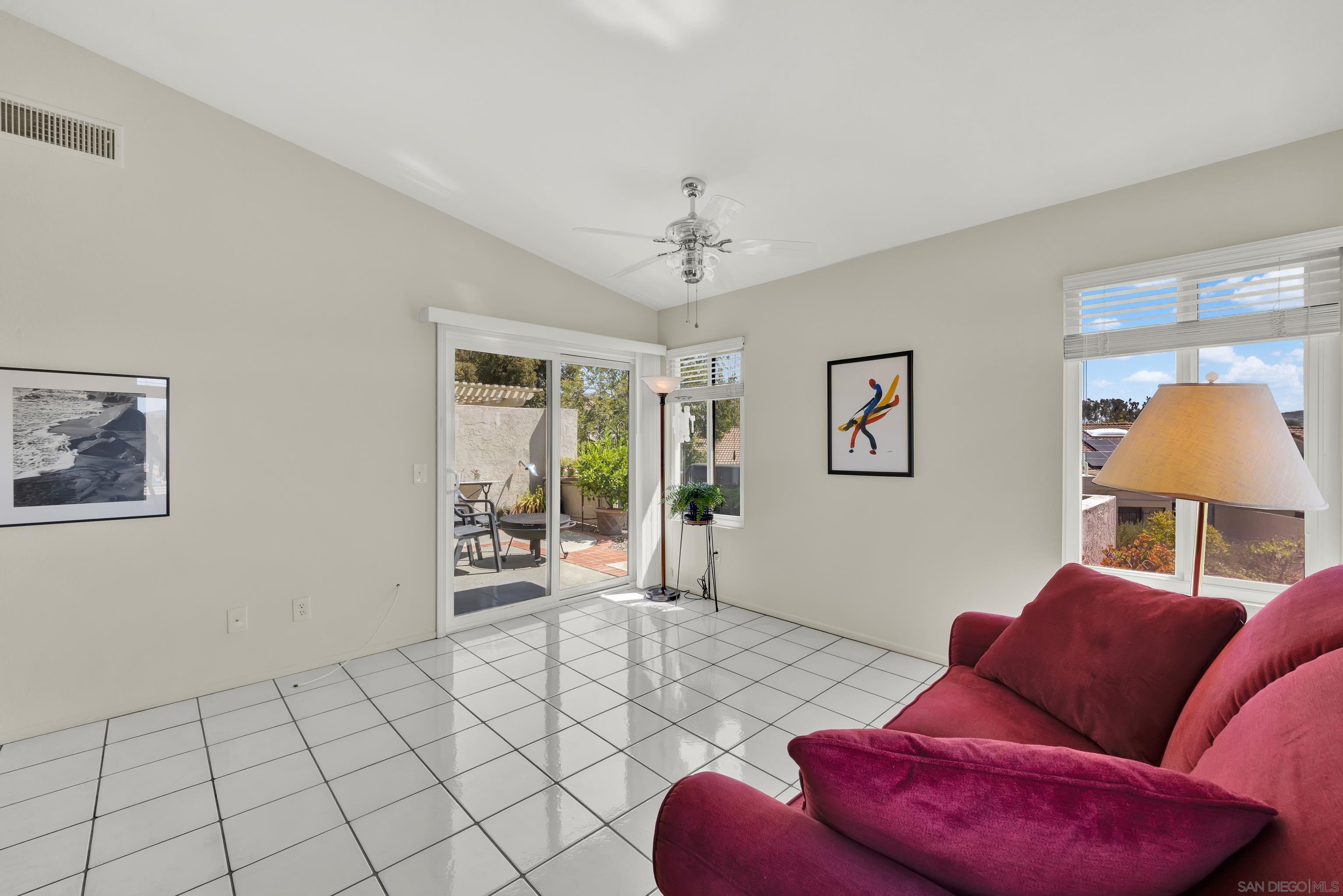 Detail Gallery Image 17 of 50 For 17925  Avenida Cordillera, San Diego,  CA 92128 - 2 Beds | 2 Baths