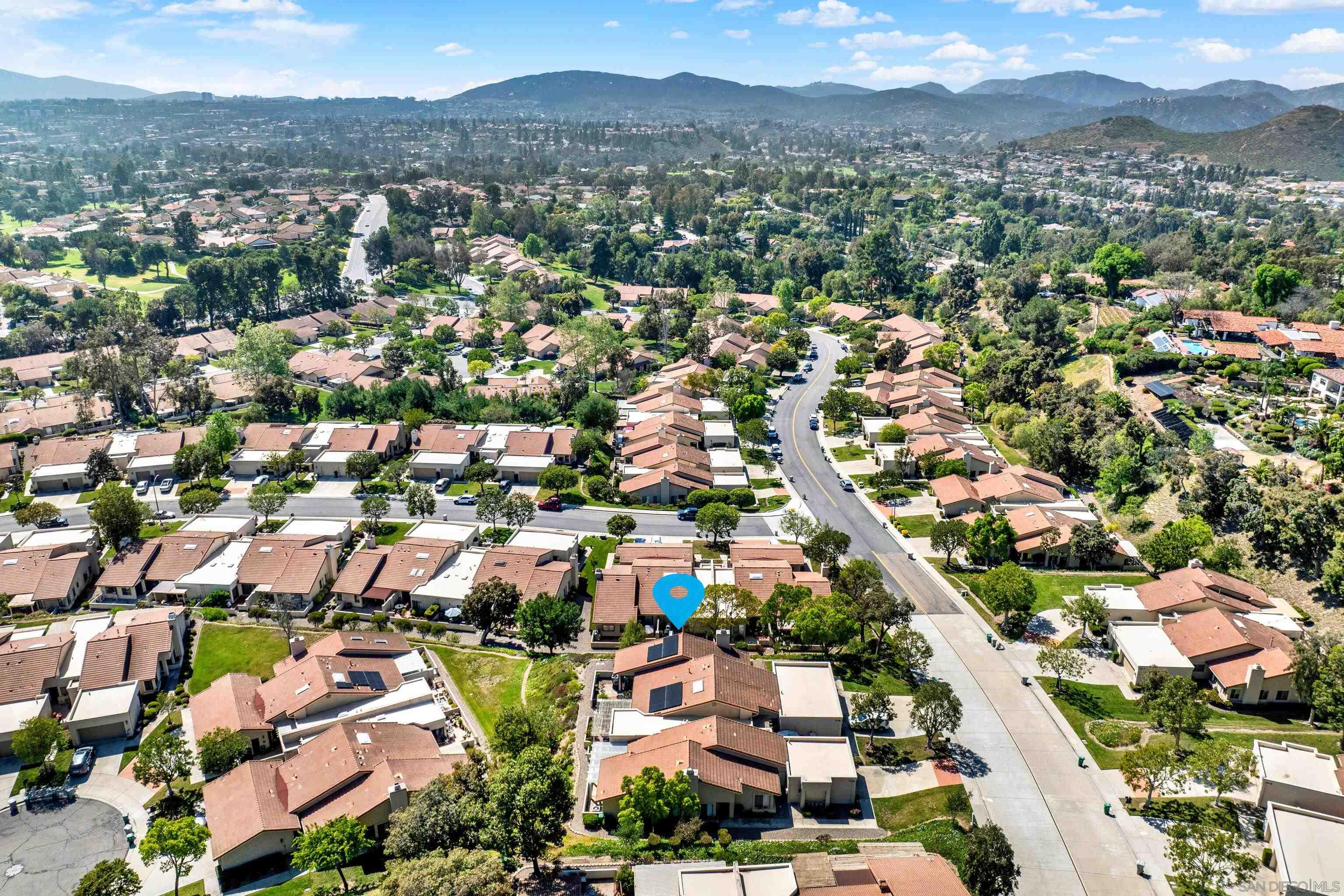 Detail Gallery Image 4 of 50 For 17925  Avenida Cordillera, San Diego,  CA 92128 - 2 Beds | 2 Baths