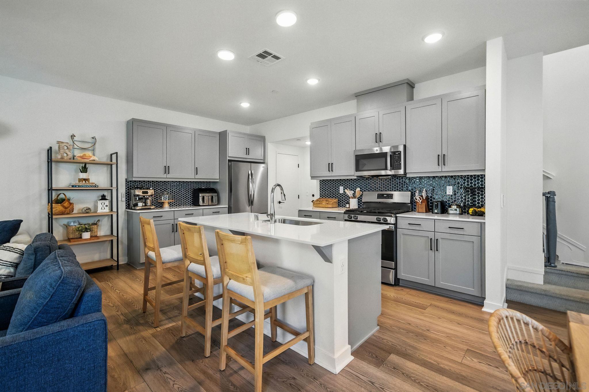 Detail Gallery Image 17 of 61 For 239  Blended Place, Fallbrook,  CA 92028 - 3 Beds | 2/1 Baths