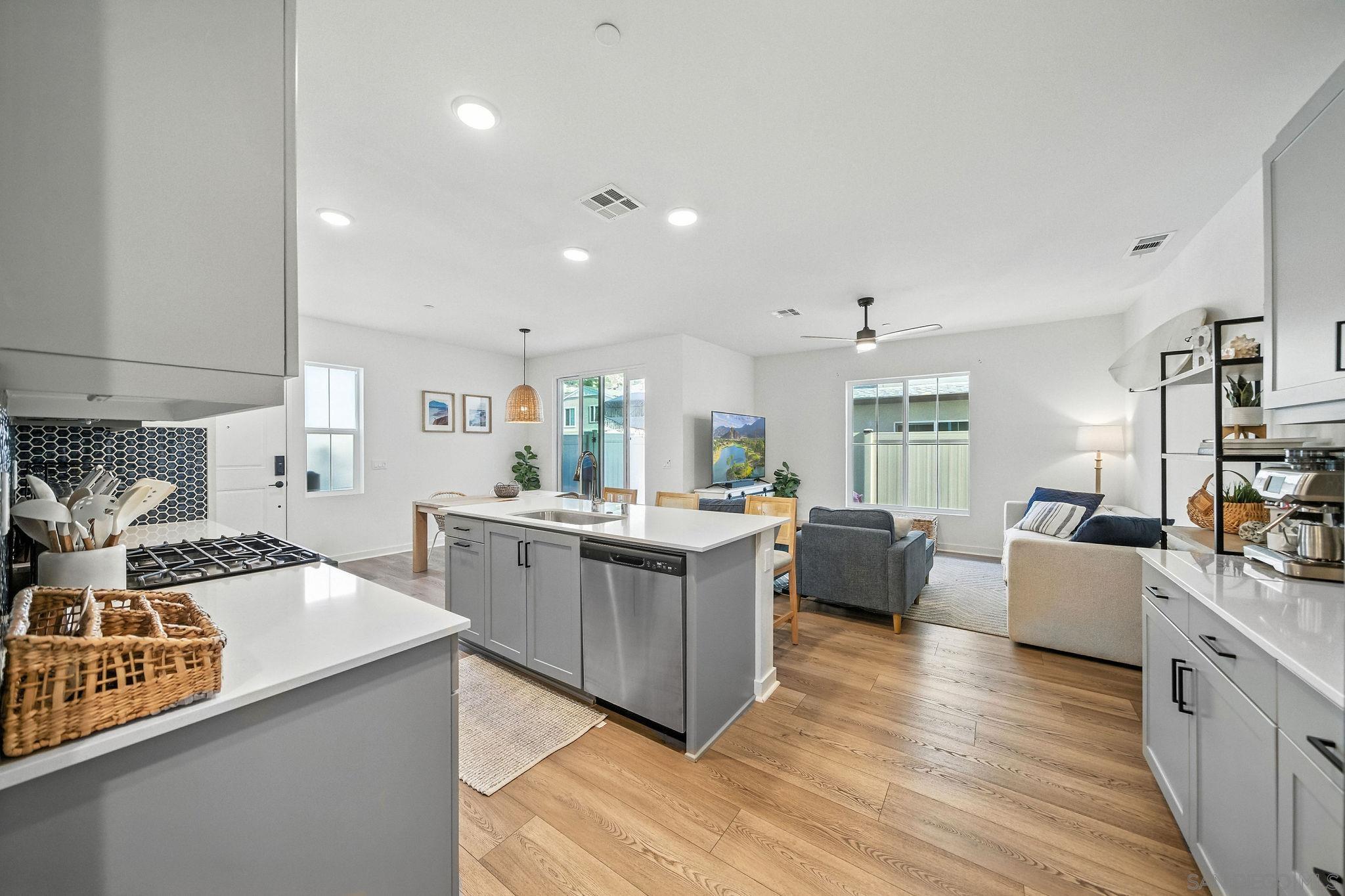 Detail Gallery Image 23 of 61 For 239  Blended Place, Fallbrook,  CA 92028 - 3 Beds | 2/1 Baths