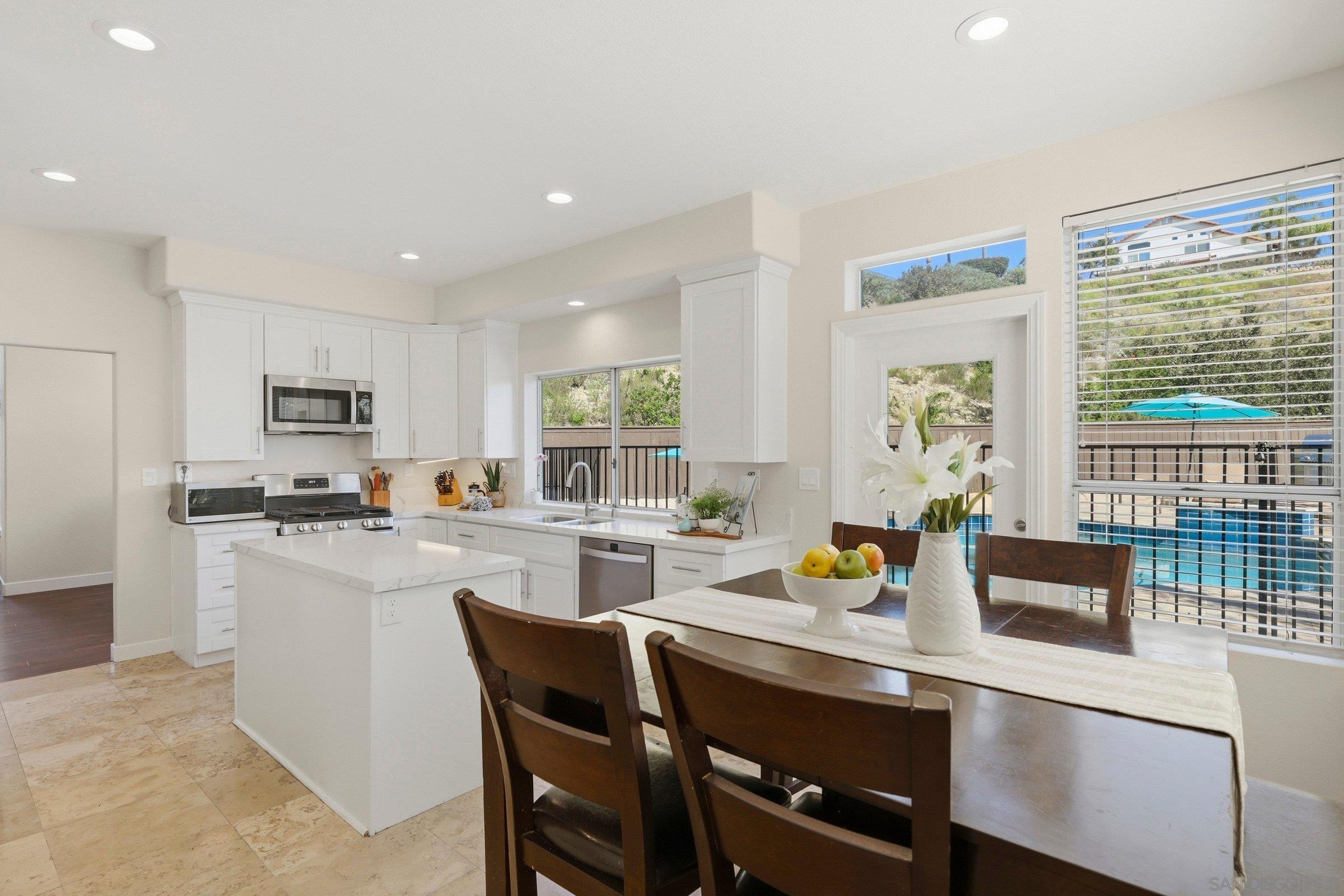 Detail Gallery Image 14 of 59 For 7386  Juncus, San Diego,  CA 92129 - 4 Beds | 2/1 Baths