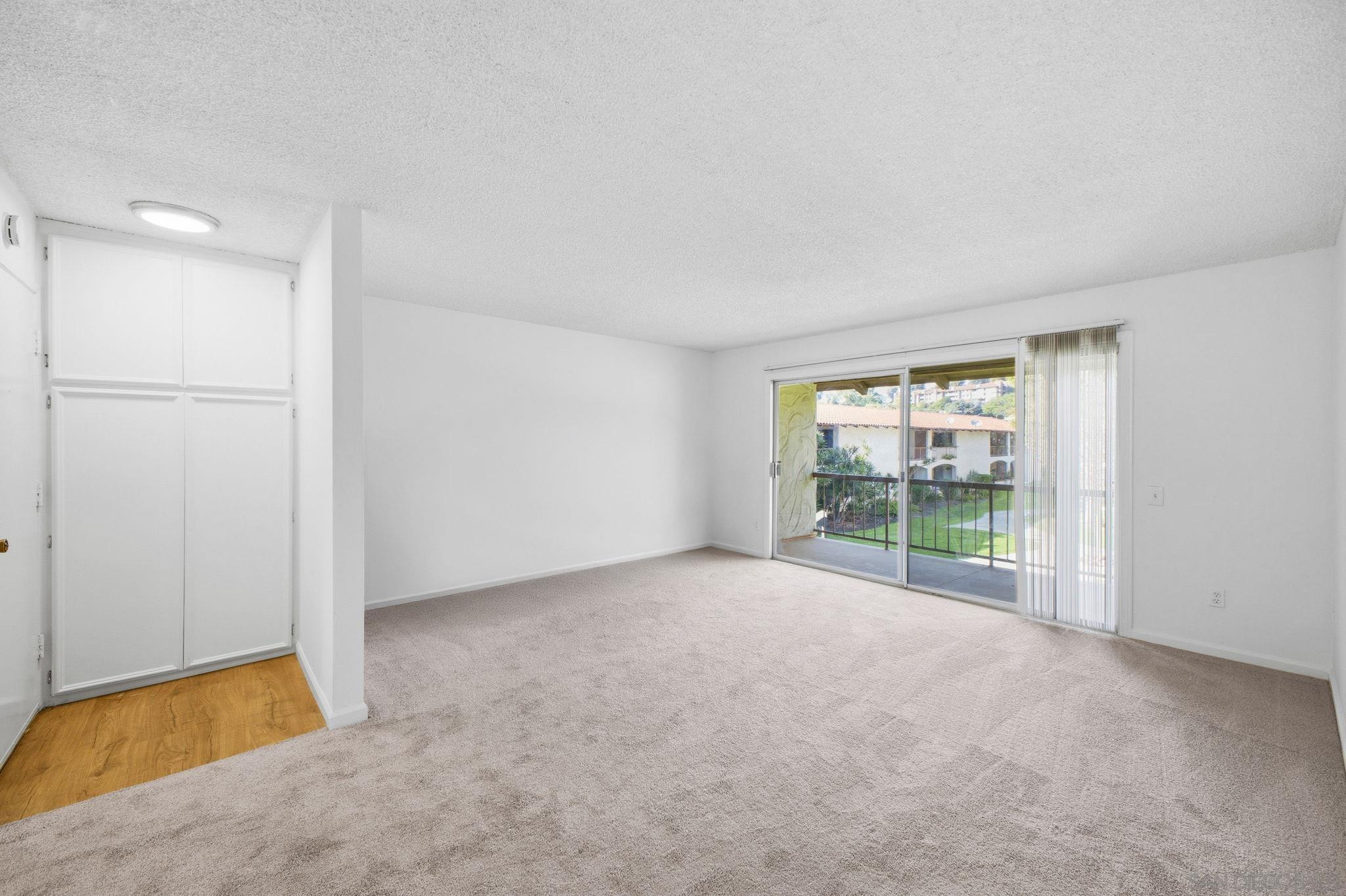 Detail Gallery Image 6 of 38 For 6019  Rancho Mission Rd  #204,  San Diego,  CA 92108 - 2 Beds | 2 Baths