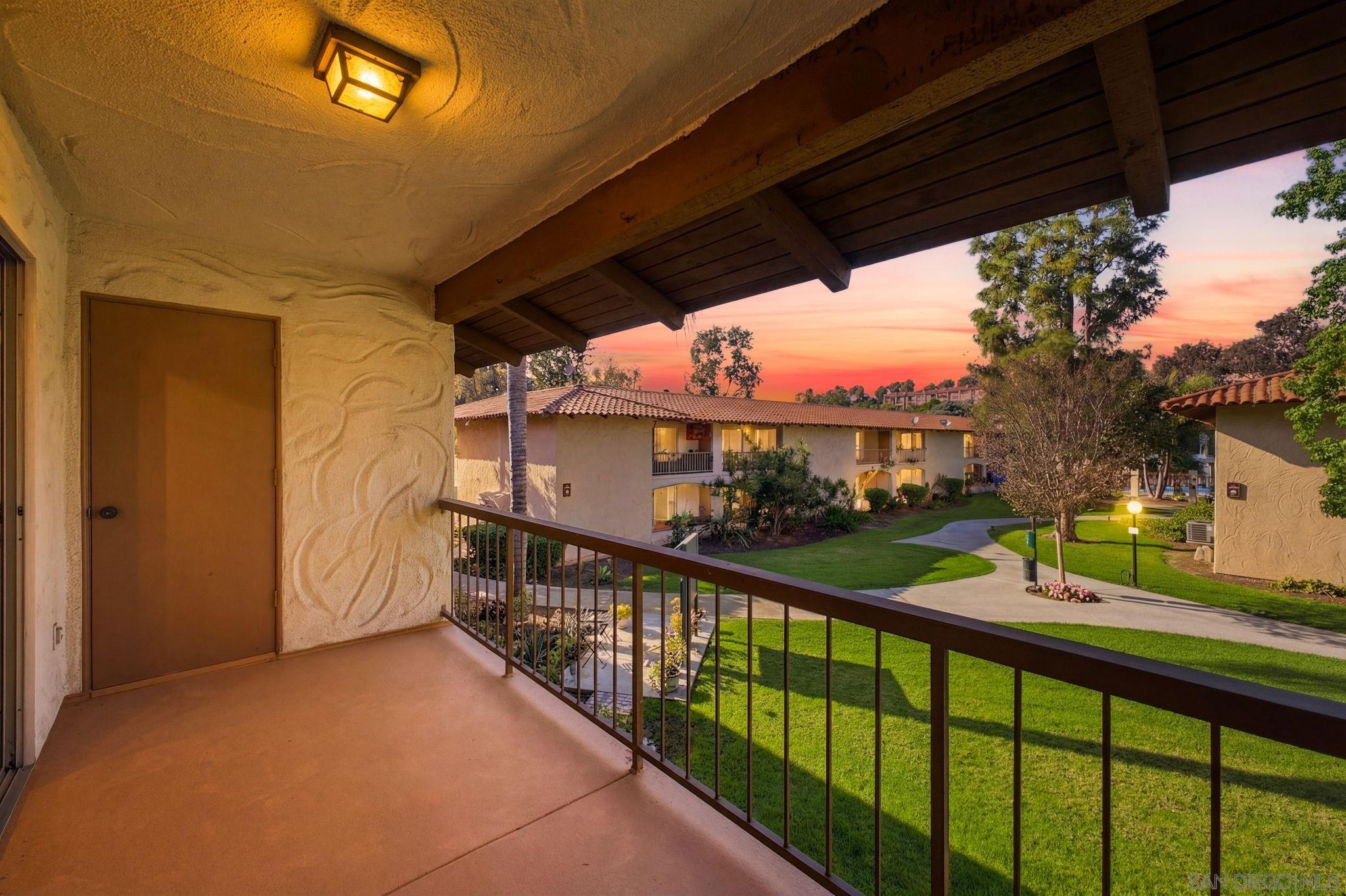 Detail Gallery Image 9 of 38 For 6019  Rancho Mission Rd  #204,  San Diego,  CA 92108 - 2 Beds | 2 Baths