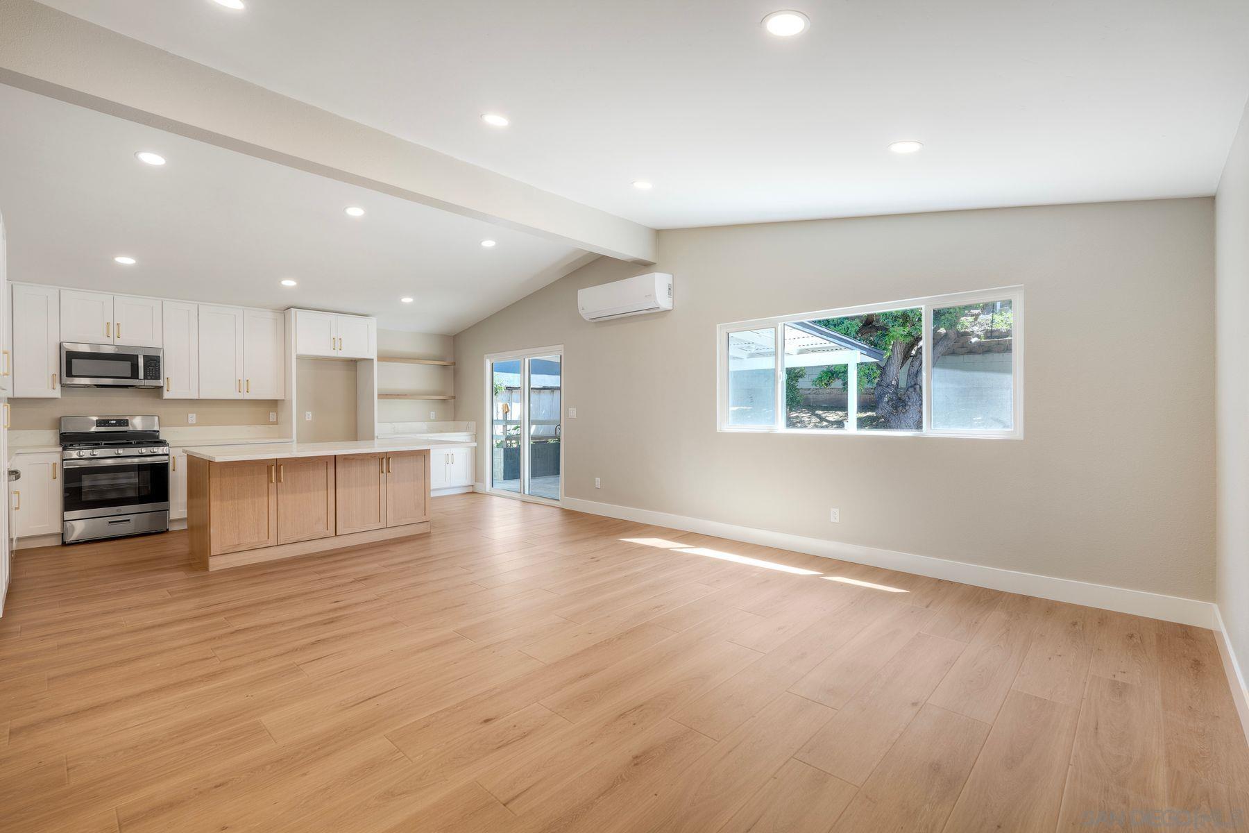 Front Image Thumbnail for SD260006975