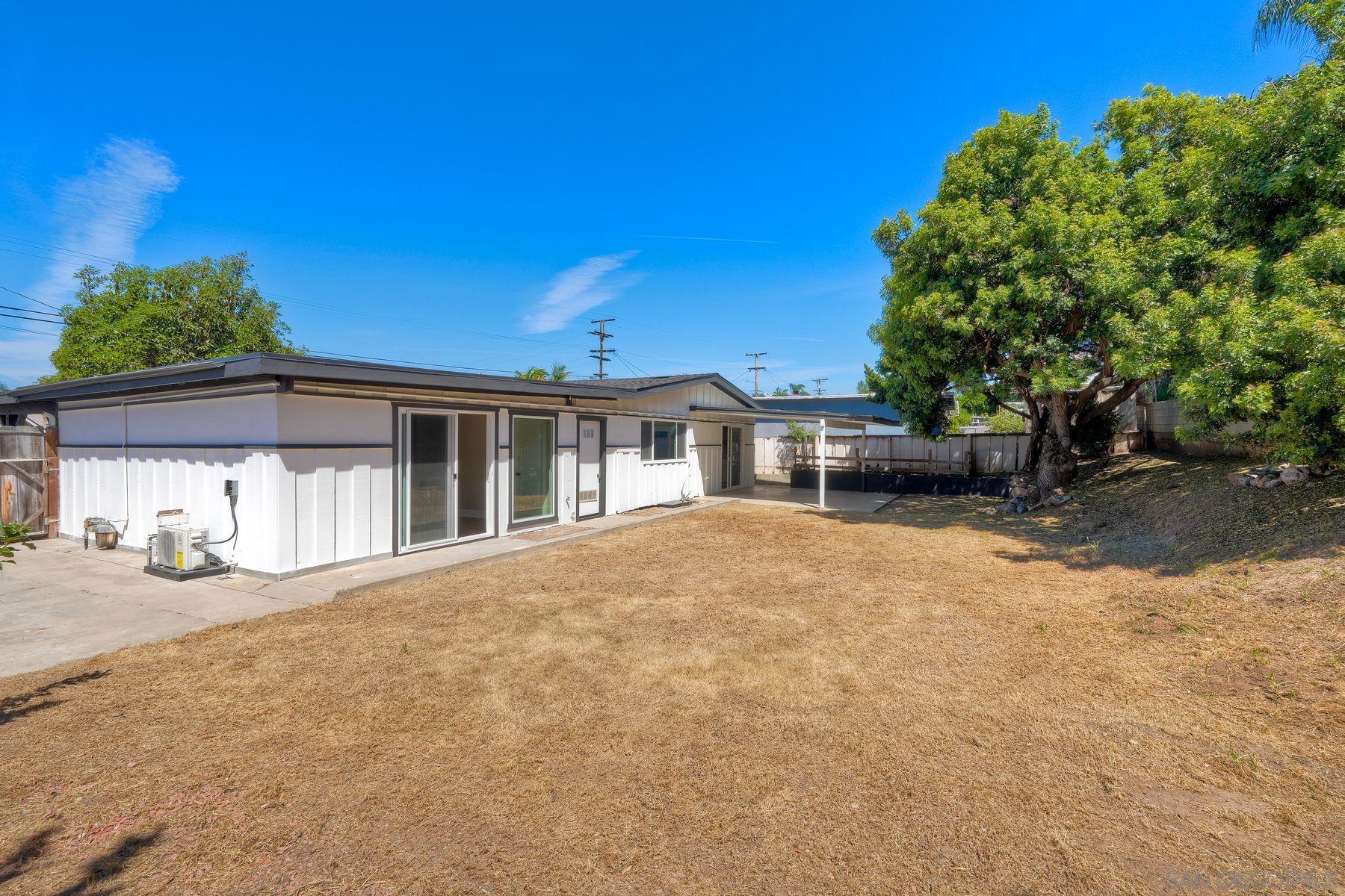 Detail Gallery Image 12 of 43 For 578  E. Indian Rock Rd, Vista,  CA 92084 - 3 Beds | 2 Baths