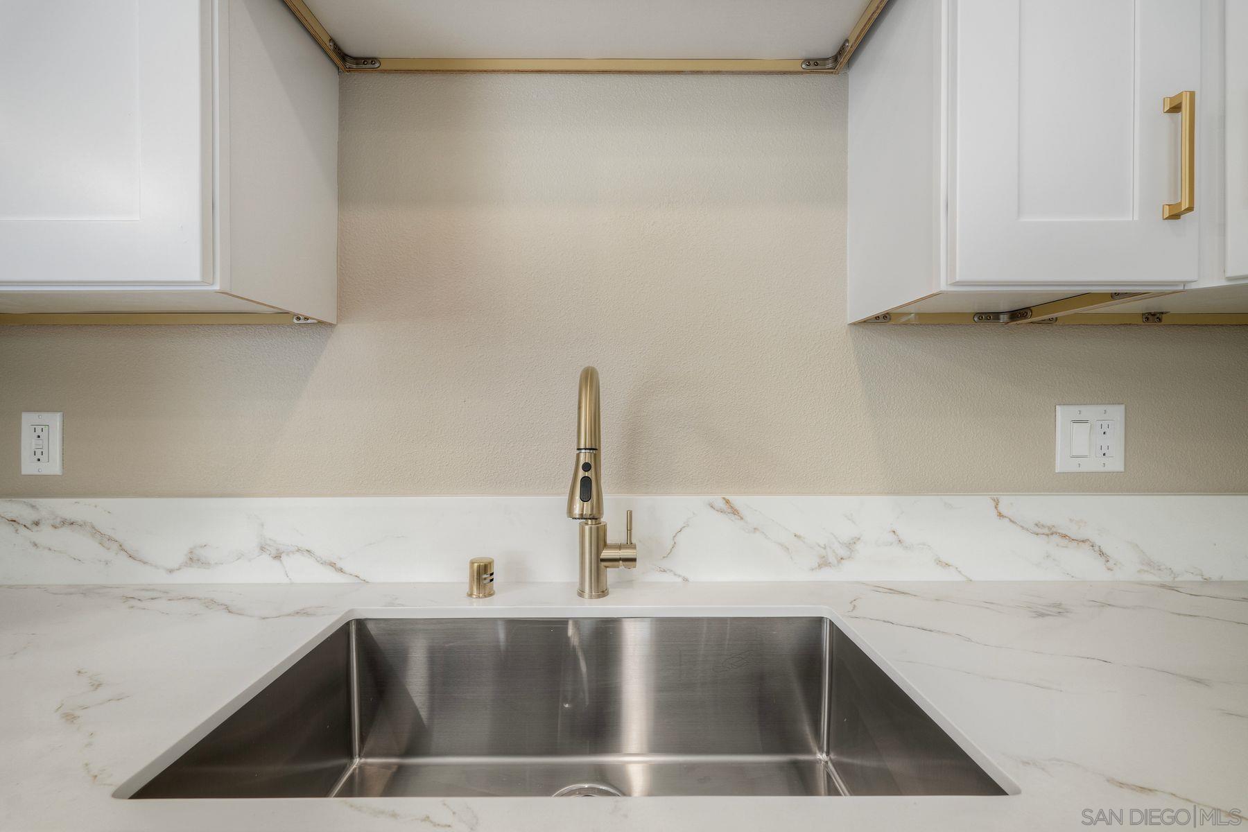 Detail Gallery Image 25 of 43 For 578  E. Indian Rock Rd, Vista,  CA 92084 - 3 Beds | 2 Baths