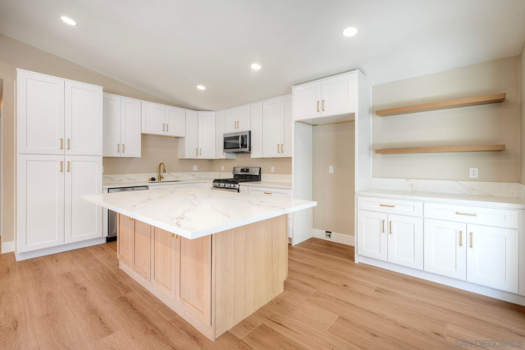 Detail Gallery Image 28 of 43 For 578  E. Indian Rock Rd, Vista,  CA 92084 - 3 Beds | 2 Baths