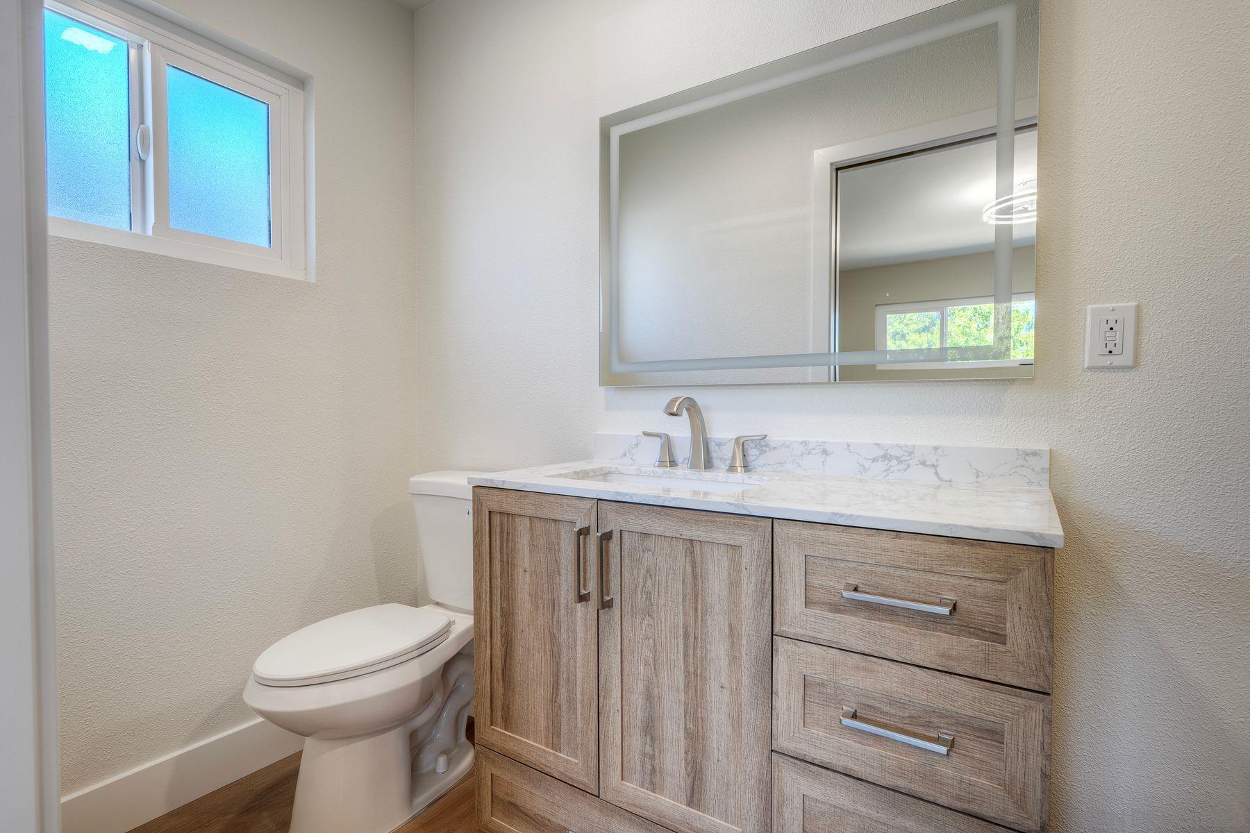 Detail Gallery Image 7 of 43 For 578  E. Indian Rock Rd, Vista,  CA 92084 - 3 Beds | 2 Baths