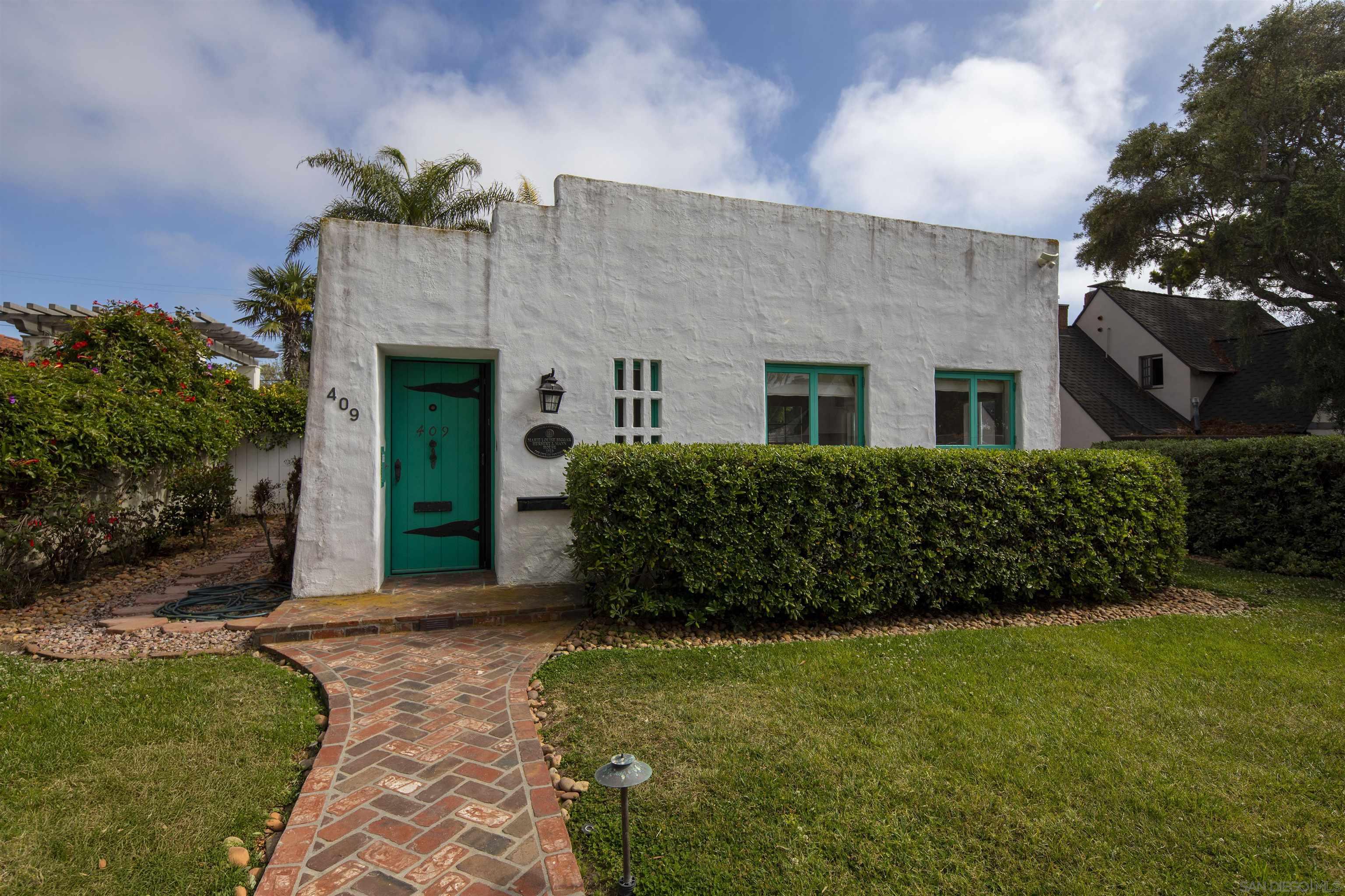 Detail Gallery Image 2 of 24 For 409 Dunemere Dr, La Jolla,  CA 92037 - 3 Beds | 2 Baths