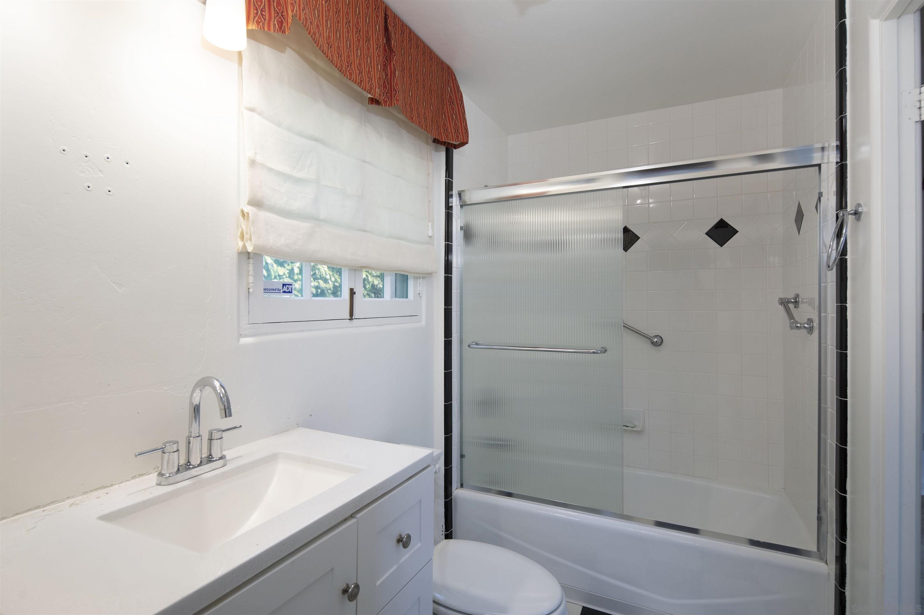 Detail Gallery Image 13 of 24 For 409 Dunemere Dr, La Jolla,  CA 92037 - 3 Beds | 2 Baths