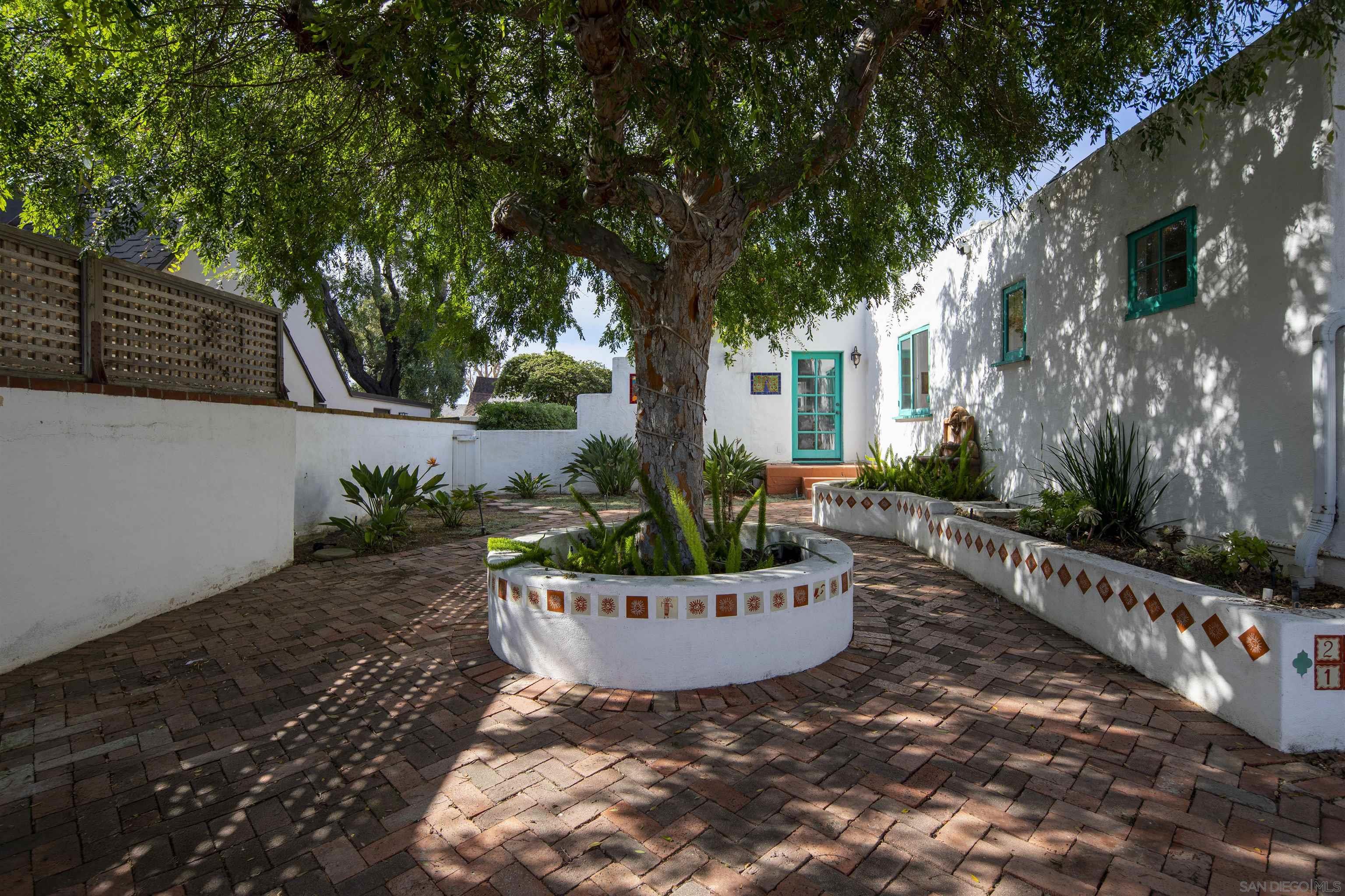 Detail Gallery Image 22 of 24 For 409 Dunemere Dr, La Jolla,  CA 92037 - 3 Beds | 2 Baths