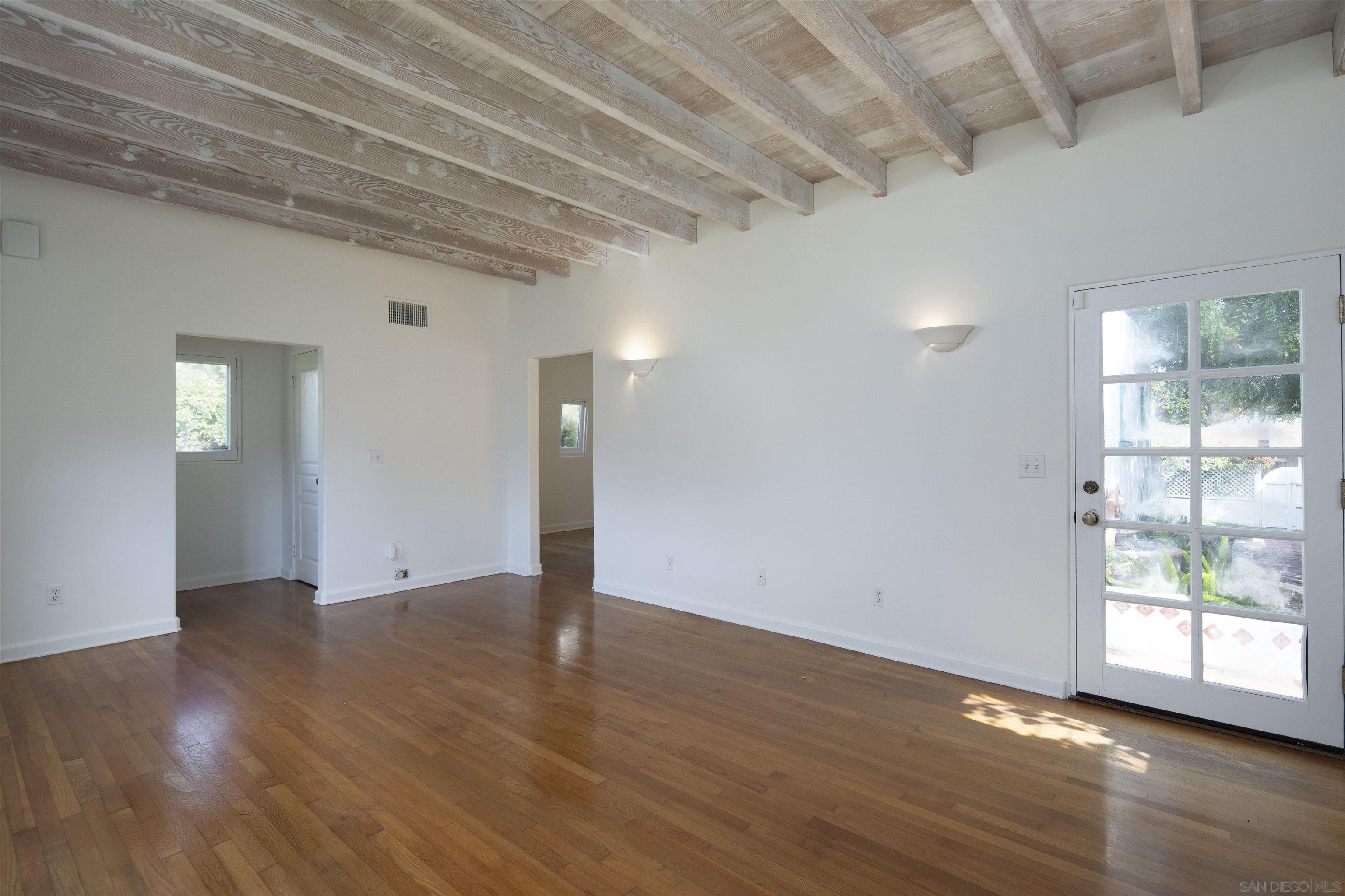 Detail Gallery Image 5 of 24 For 409 Dunemere Dr, La Jolla,  CA 92037 - 3 Beds | 2 Baths