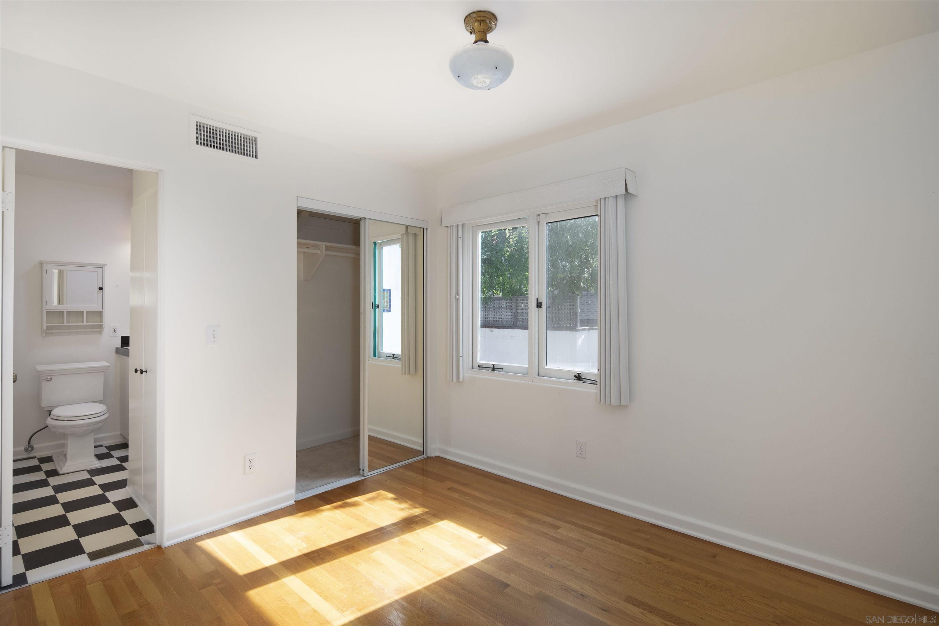 Detail Gallery Image 7 of 24 For 409 Dunemere Dr, La Jolla,  CA 92037 - 3 Beds | 2 Baths