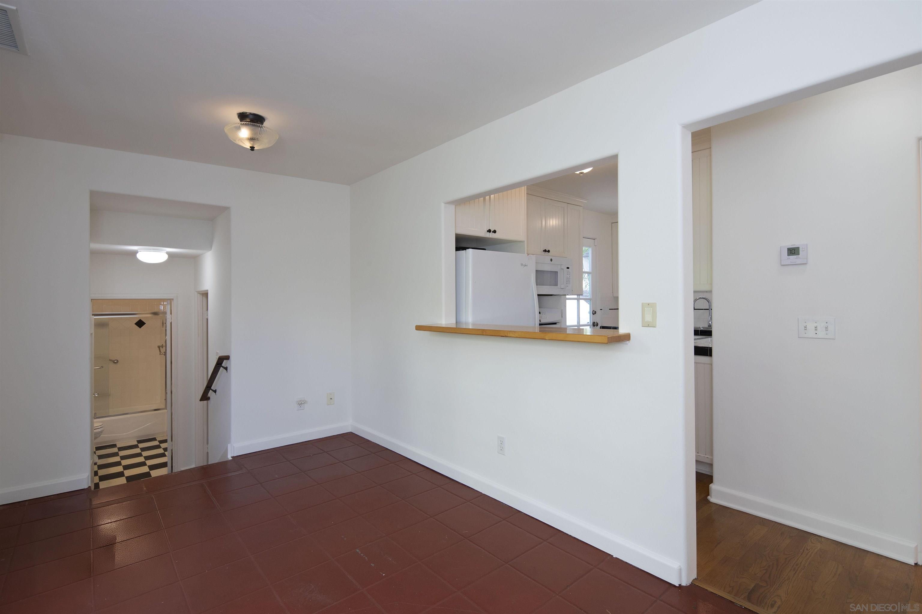 Detail Gallery Image 10 of 24 For 409 Dunemere Dr, La Jolla,  CA 92037 - 3 Beds | 2 Baths