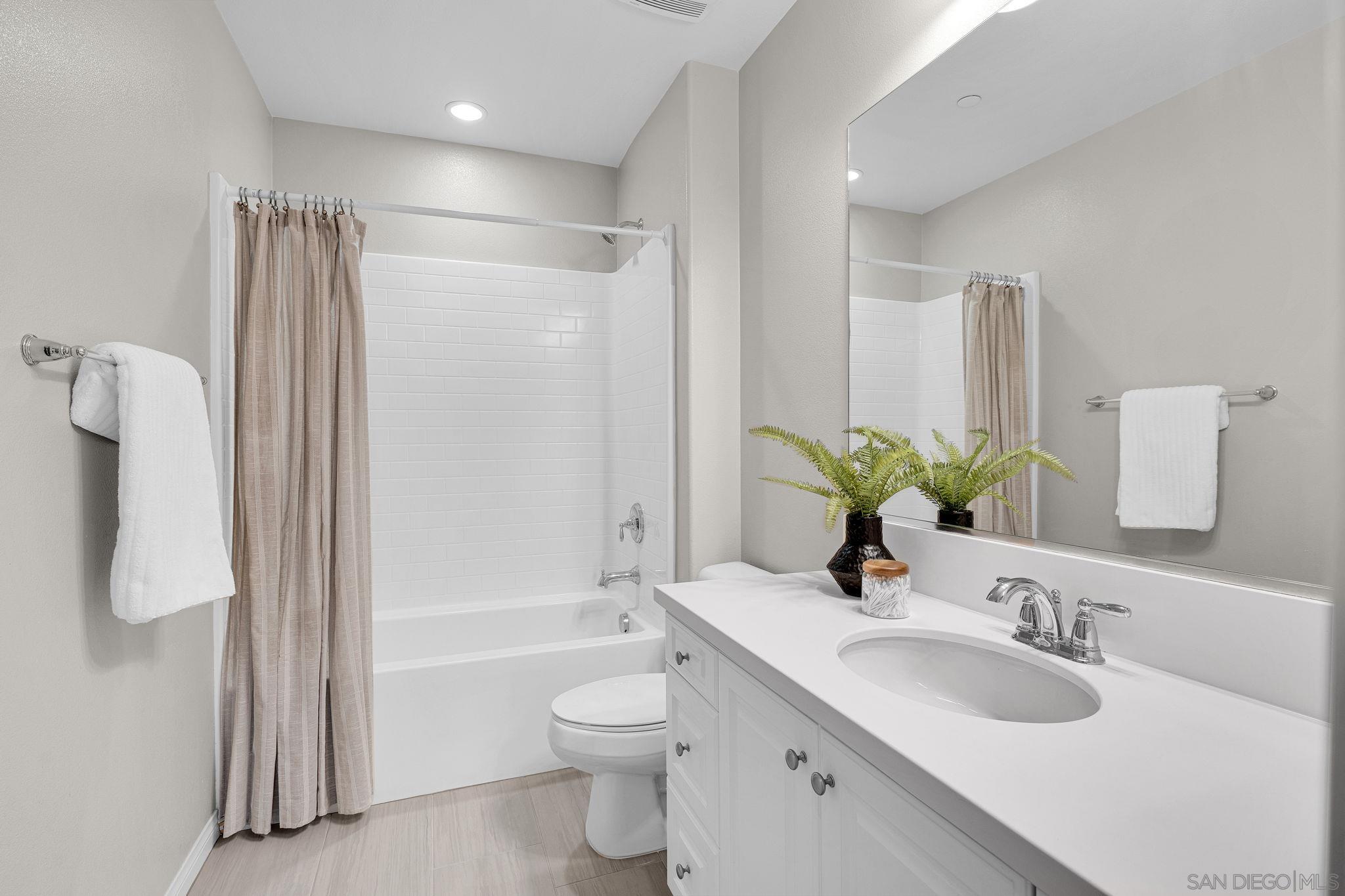 Detail Gallery Image 24 of 38 For 16316  Veridian Cir, San Diego,  CA 92127 - 4 Beds | 2/1 Baths
