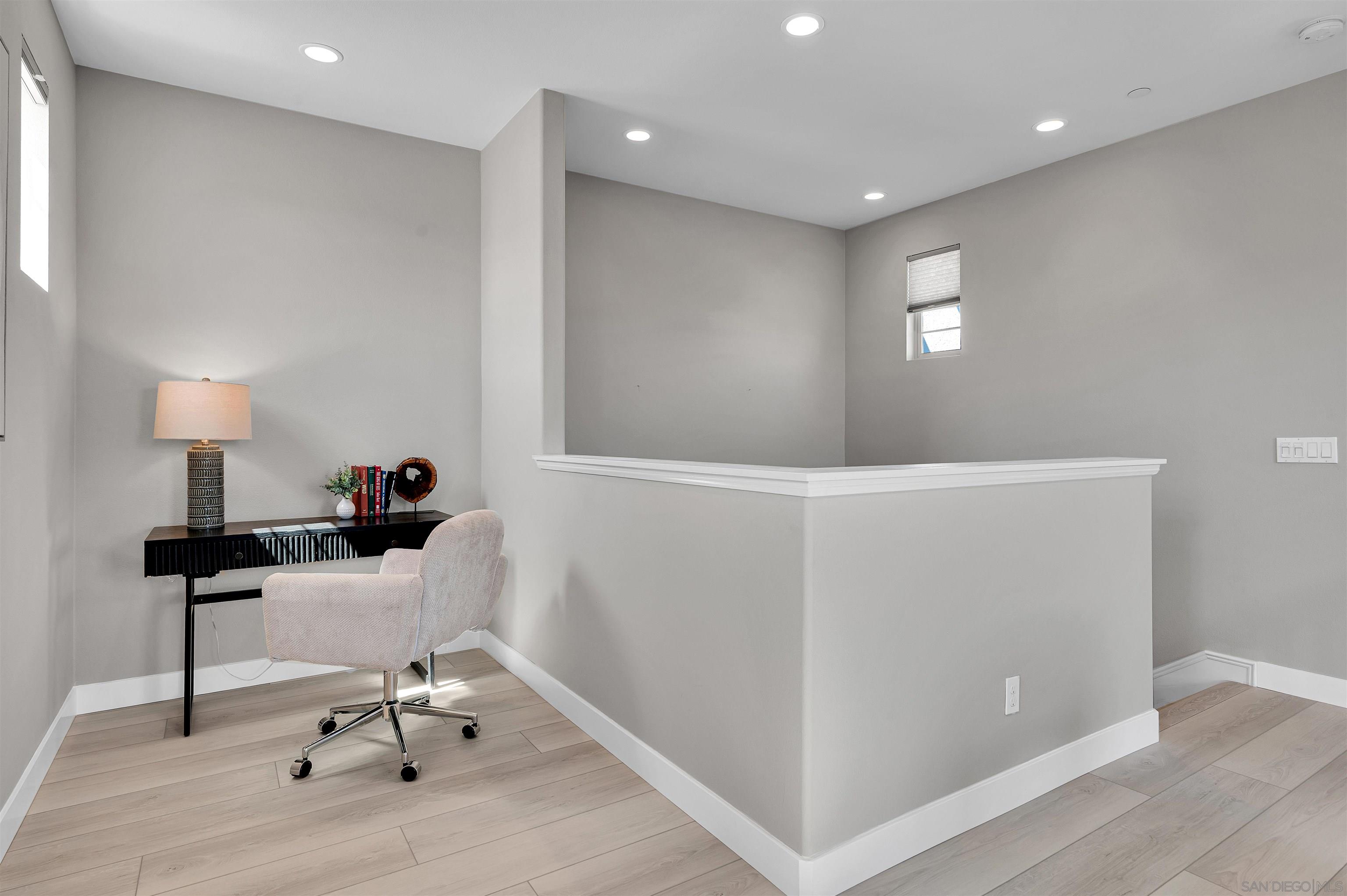 Detail Gallery Image 28 of 38 For 16316  Veridian Cir, San Diego,  CA 92127 - 4 Beds | 2/1 Baths