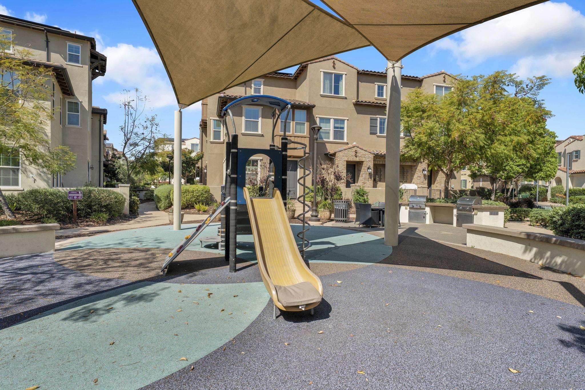 Detail Gallery Image 32 of 38 For 16316  Veridian Cir, San Diego,  CA 92127 - 4 Beds | 2/1 Baths