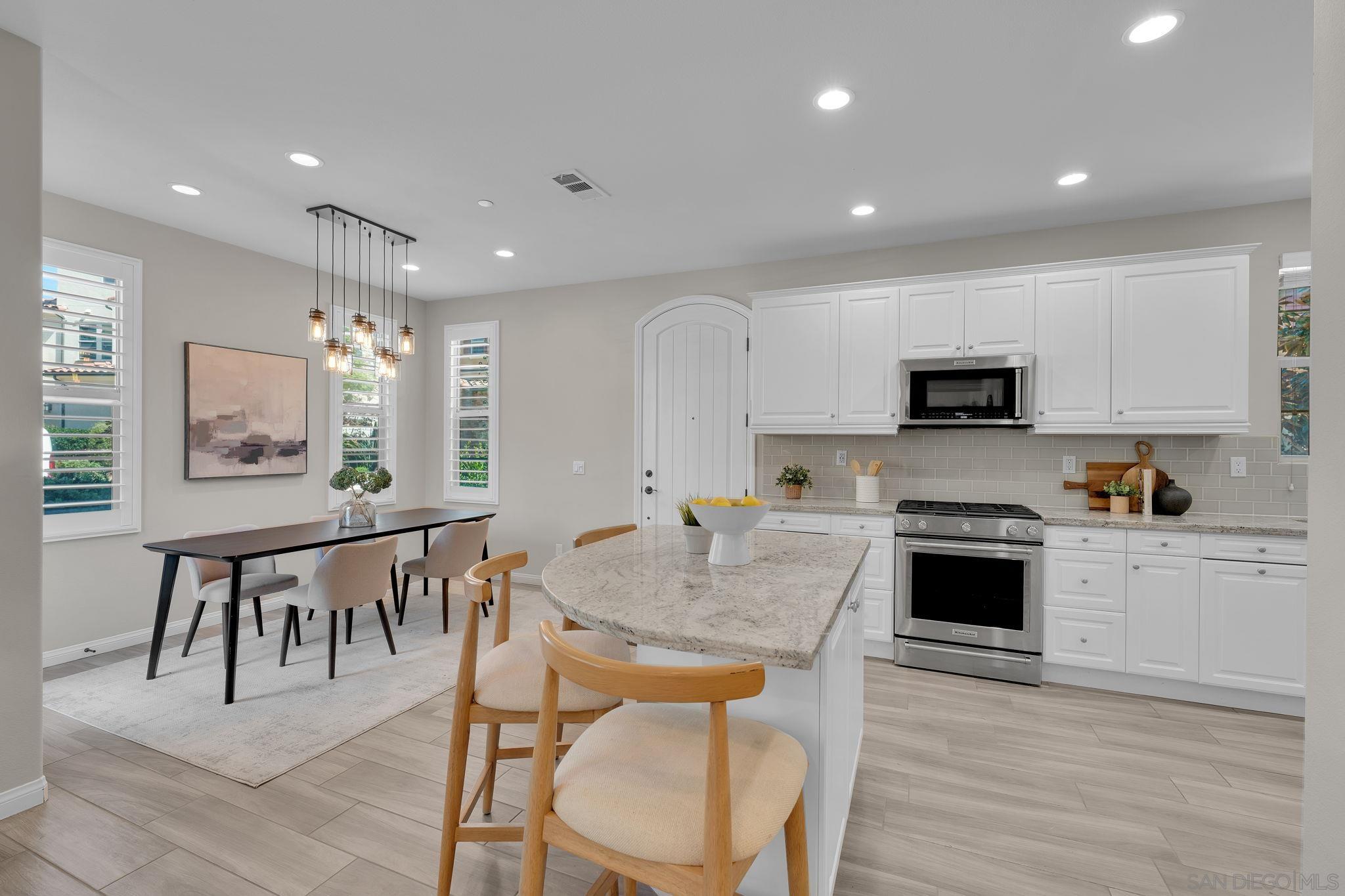 Detail Gallery Image 10 of 38 For 16316  Veridian Cir, San Diego,  CA 92127 - 4 Beds | 2/1 Baths