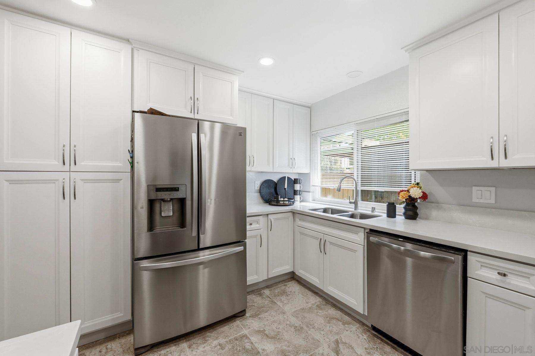 Detail Gallery Image 8 of 32 For 10198  Caminito Zar, San Diego,  CA 92126 - 3 Beds | 1/1 Baths