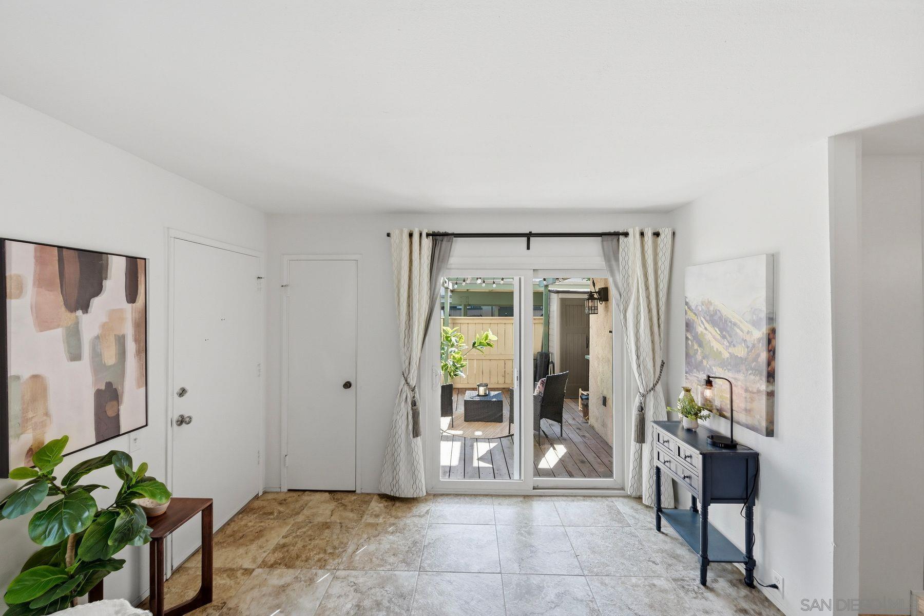 Detail Gallery Image 9 of 32 For 10198  Caminito Zar, San Diego,  CA 92126 - 3 Beds | 1/1 Baths