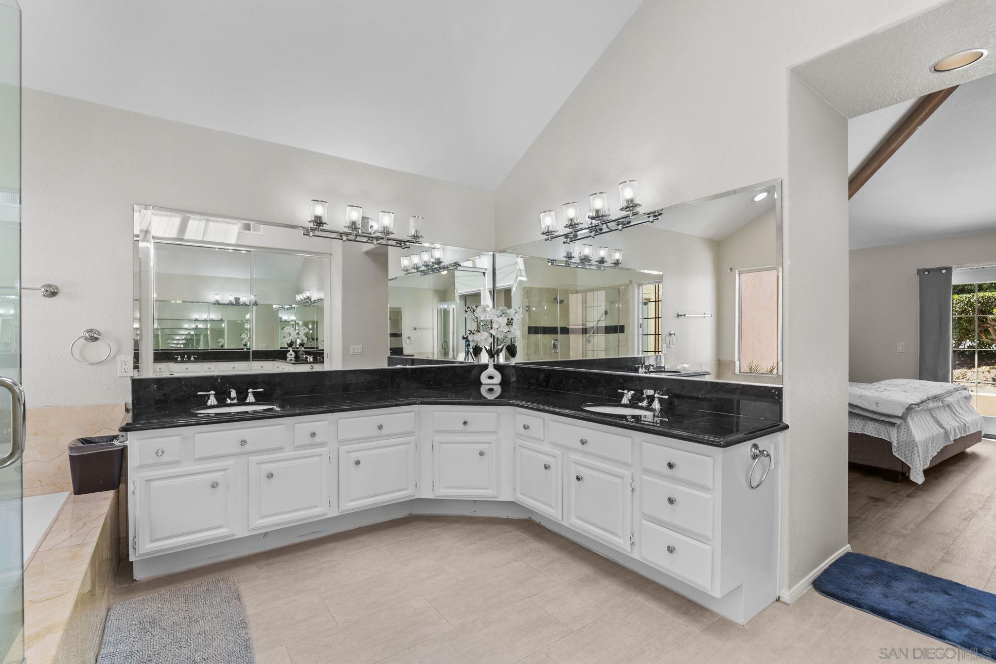 Detail Gallery Image 13 of 24 For 12027  Caminito Corriente, San Diego,  CA 92128 - 3 Beds | 2 Baths