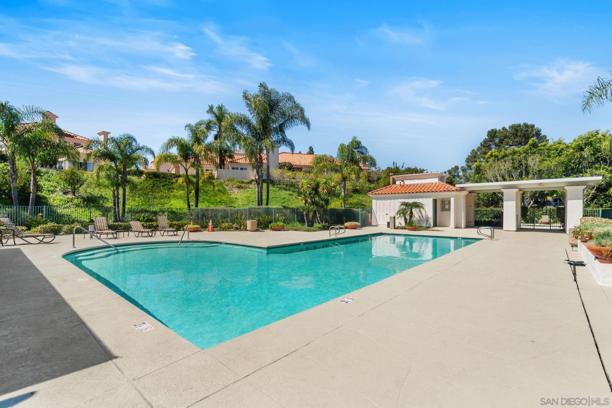 Detail Gallery Image 20 of 24 For 12027  Caminito Corriente, San Diego,  CA 92128 - 3 Beds | 2 Baths