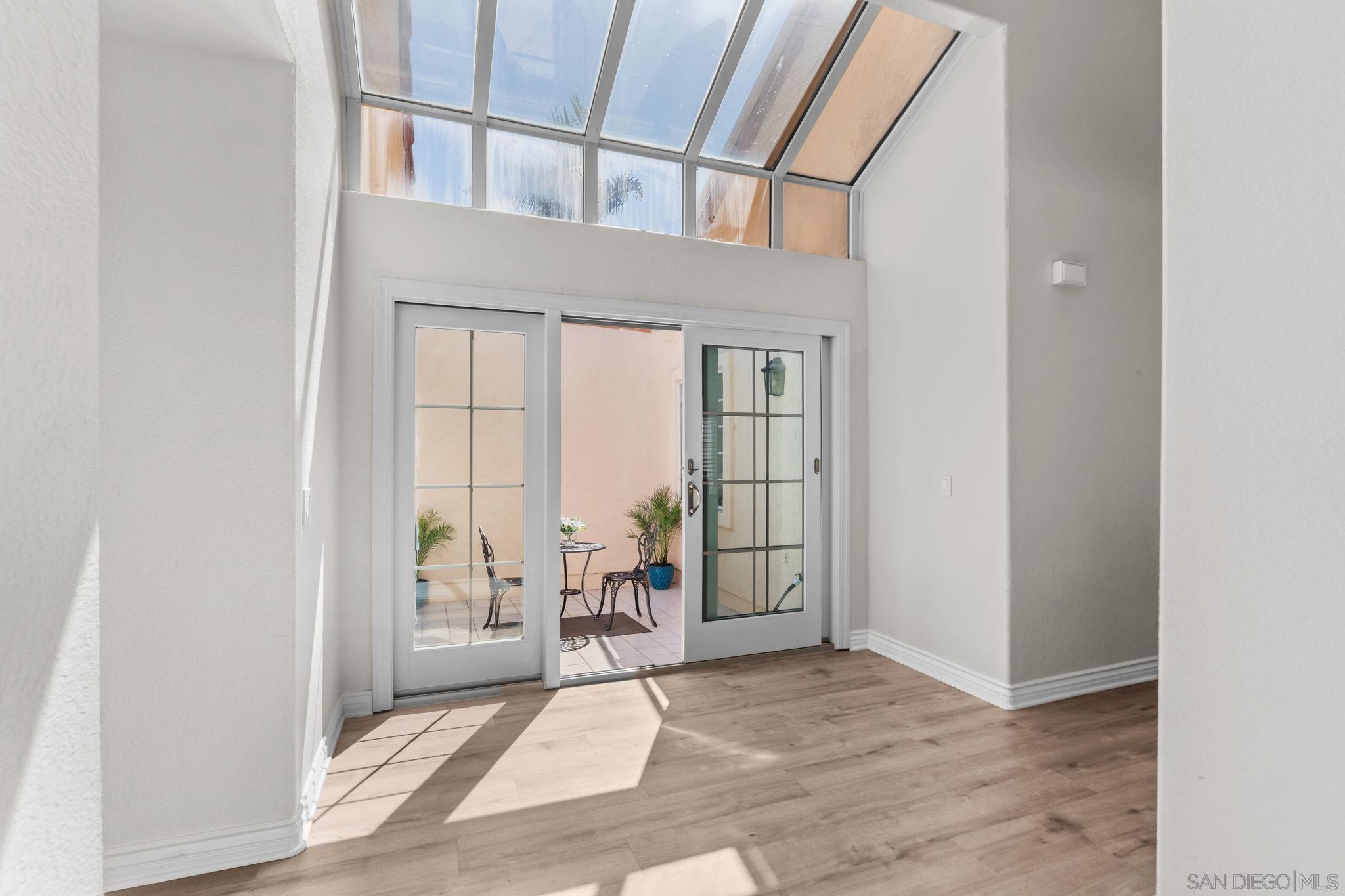 Detail Gallery Image 3 of 24 For 12027  Caminito Corriente, San Diego,  CA 92128 - 3 Beds | 2 Baths