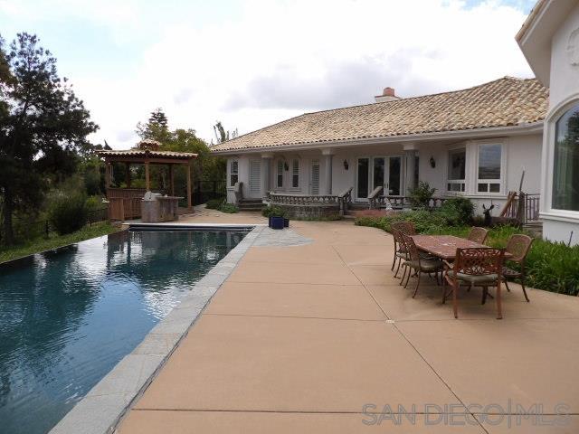 Detail Gallery Image 4 of 13 For , Encinitas,  CA 92024 - 3 Beds | 3/1 Baths