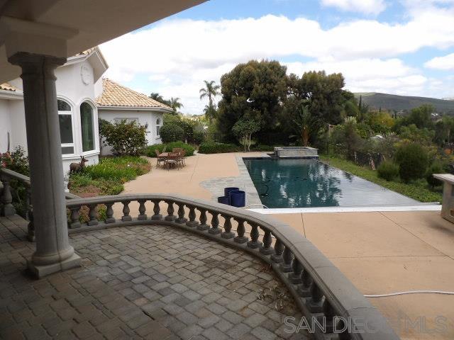 Detail Gallery Image 7 of 13 For , Encinitas,  CA 92024 - 3 Beds | 3/1 Baths