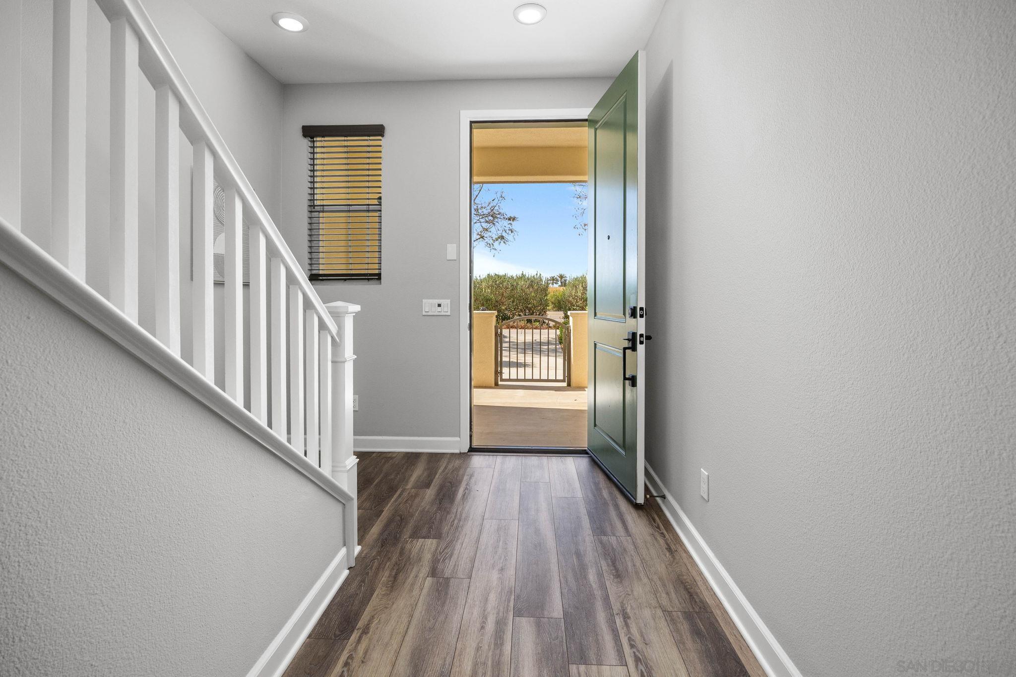 Detail Gallery Image 2 of 52 For 3574  Conner Way, Oceanside,  CA 92056 - 4 Beds | 3/1 Baths