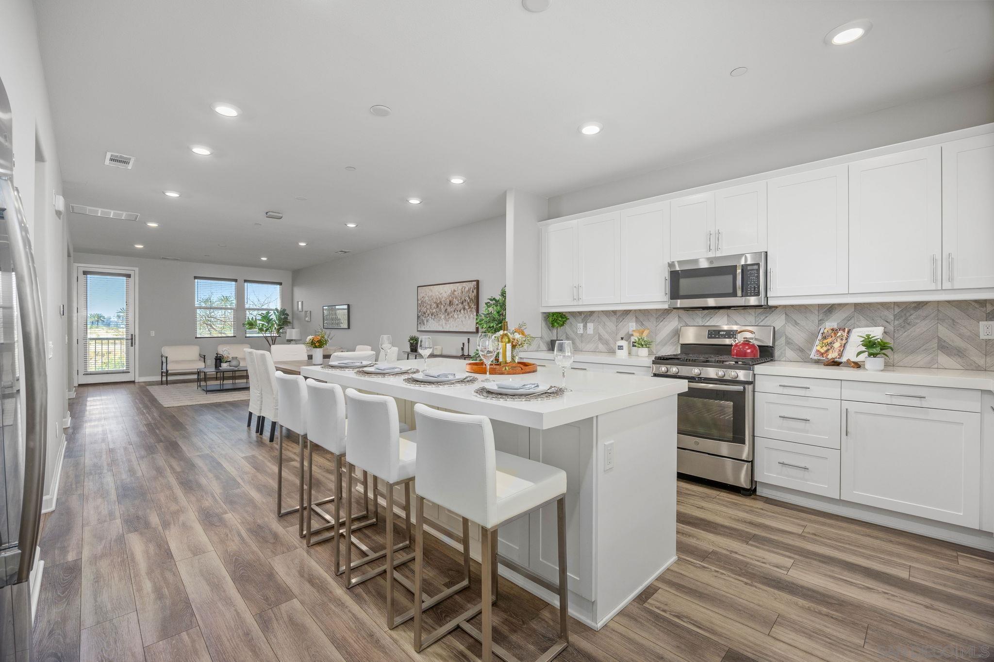 Detail Gallery Image 12 of 52 For 3574  Conner Way, Oceanside,  CA 92056 - 4 Beds | 3/1 Baths