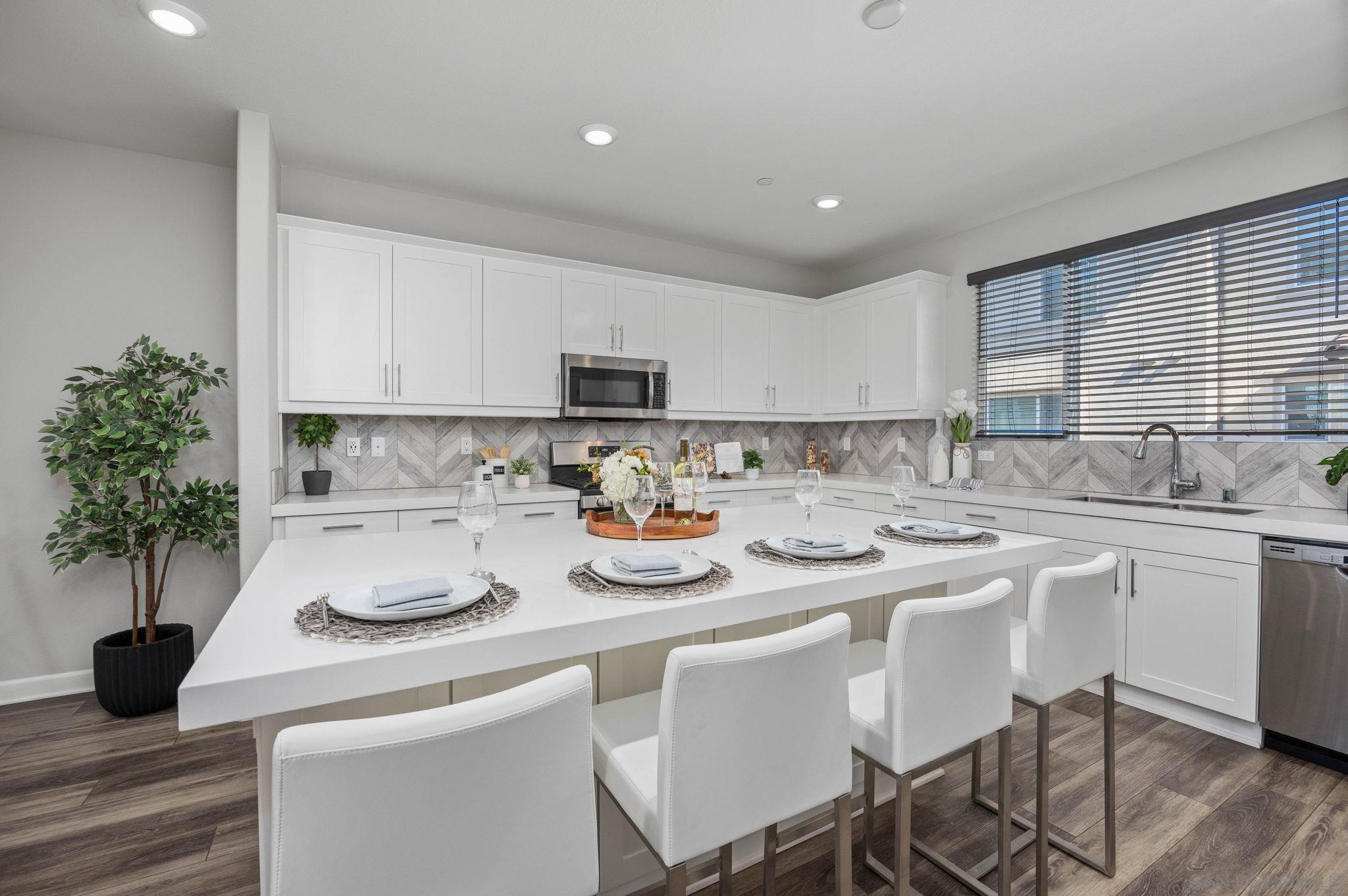 Detail Gallery Image 13 of 52 For 3574  Conner Way, Oceanside,  CA 92056 - 4 Beds | 3/1 Baths