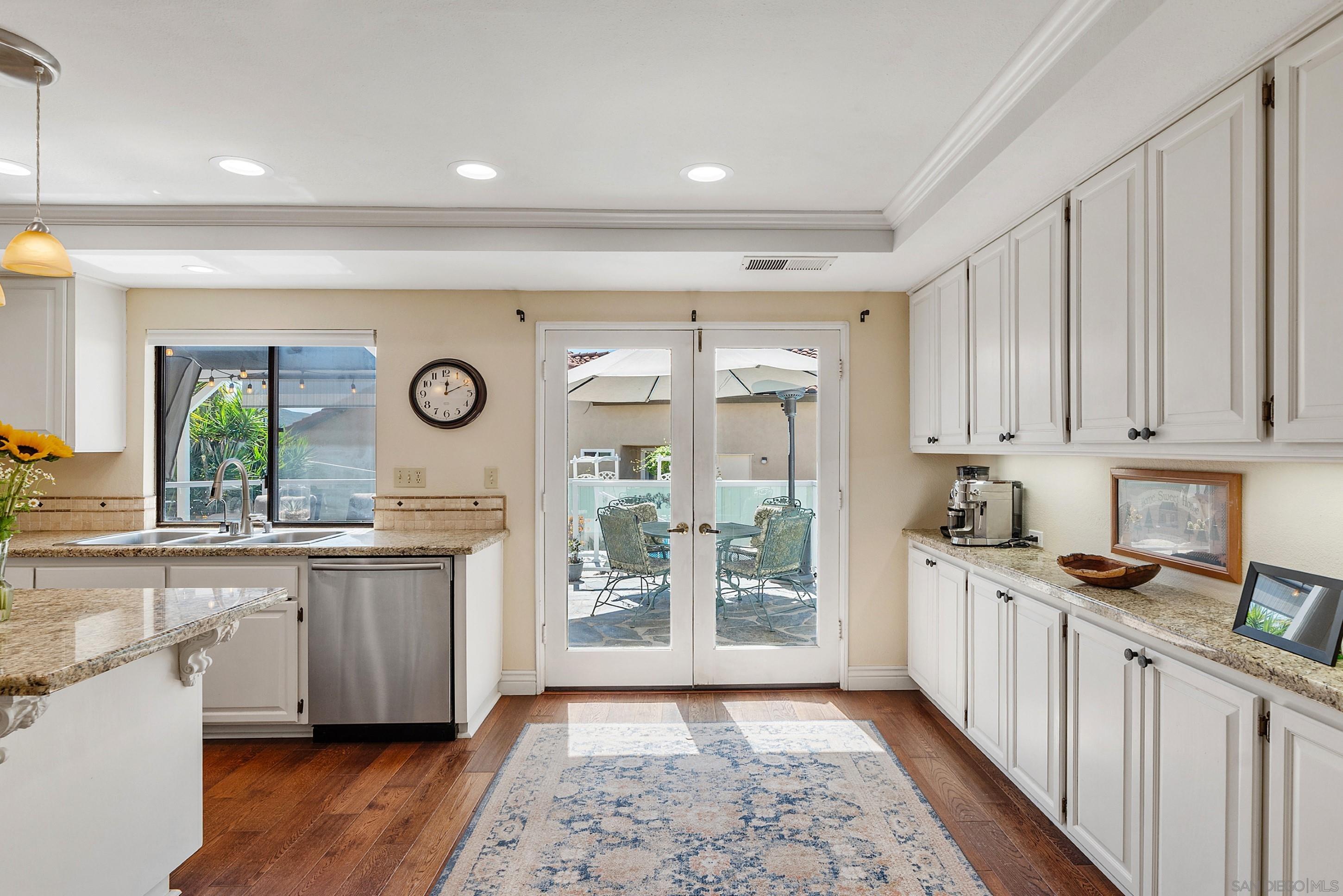 Detail Gallery Image 12 of 52 For 821  Inspiration Ln, Escondido,  CA 92025 - 4 Beds | 2/1 Baths