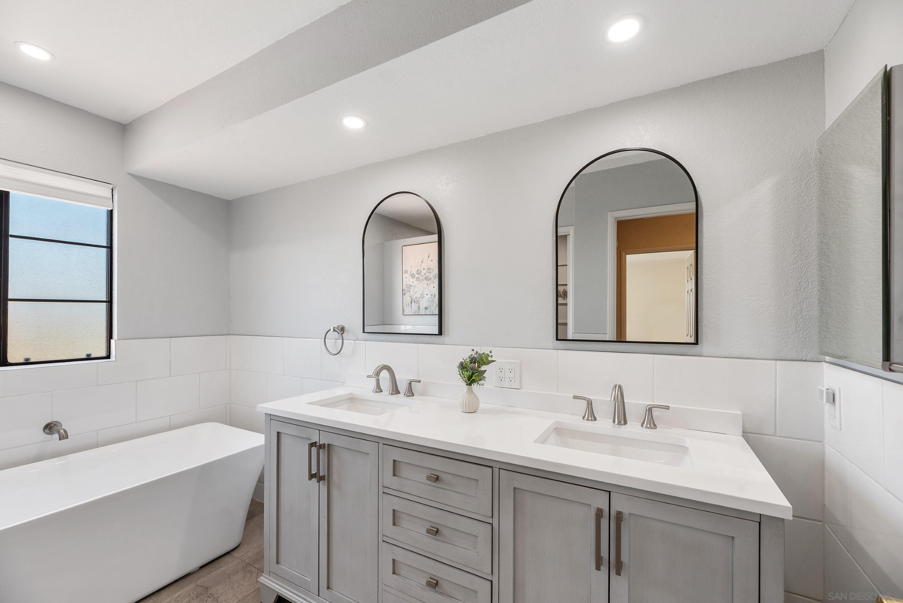 Detail Gallery Image 20 of 52 For 821  Inspiration Ln, Escondido,  CA 92025 - 4 Beds | 2/1 Baths